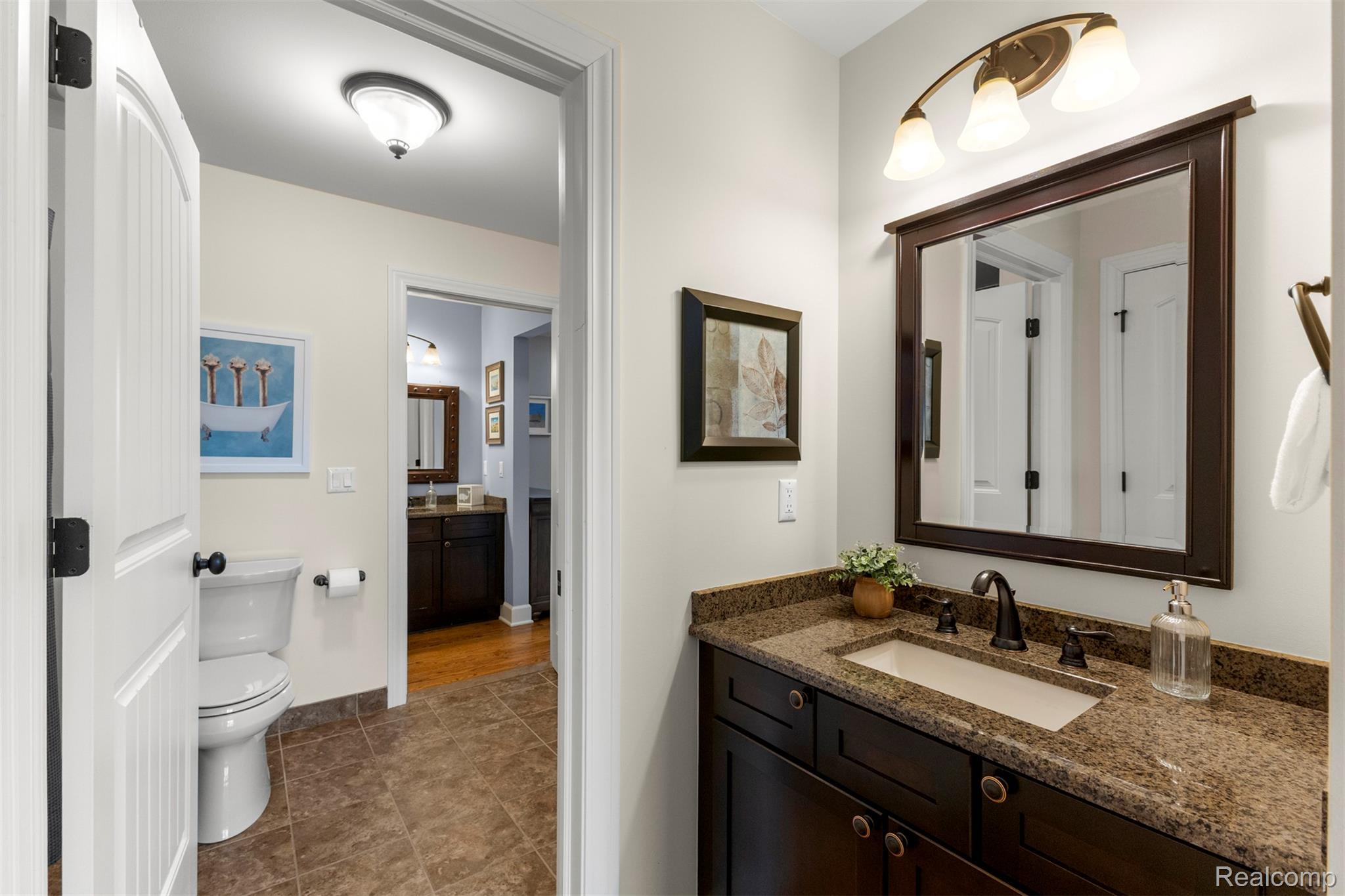 Southlyon, Michigan, 48178, United States, 4 Bedrooms Bedrooms, ,5 BathroomsBathrooms,Residential,Active,2045027