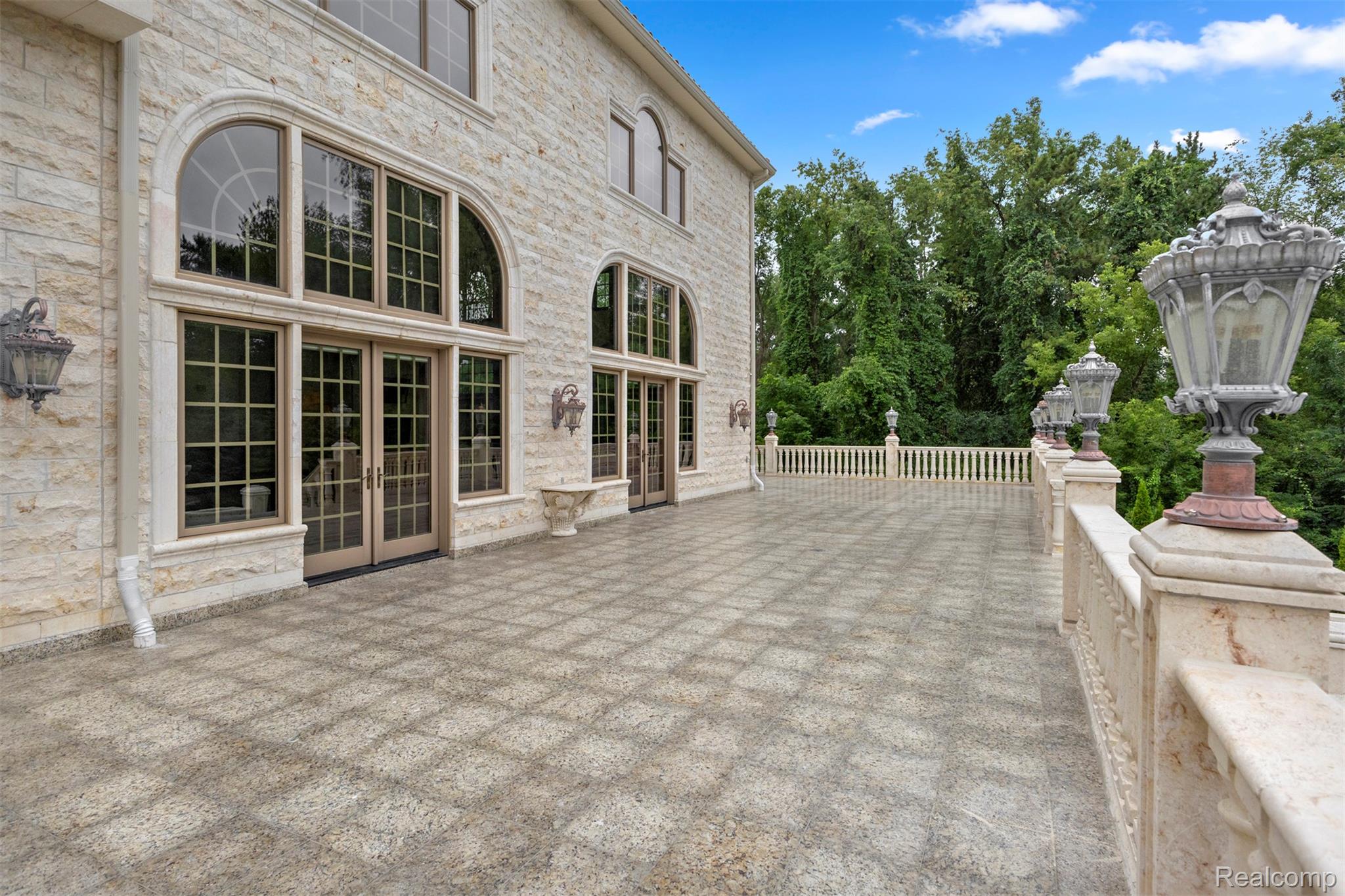 Northville, Michigan, 48168, United States, 9 Bedrooms Bedrooms, ,14 BathroomsBathrooms,Residential,Active,1904136