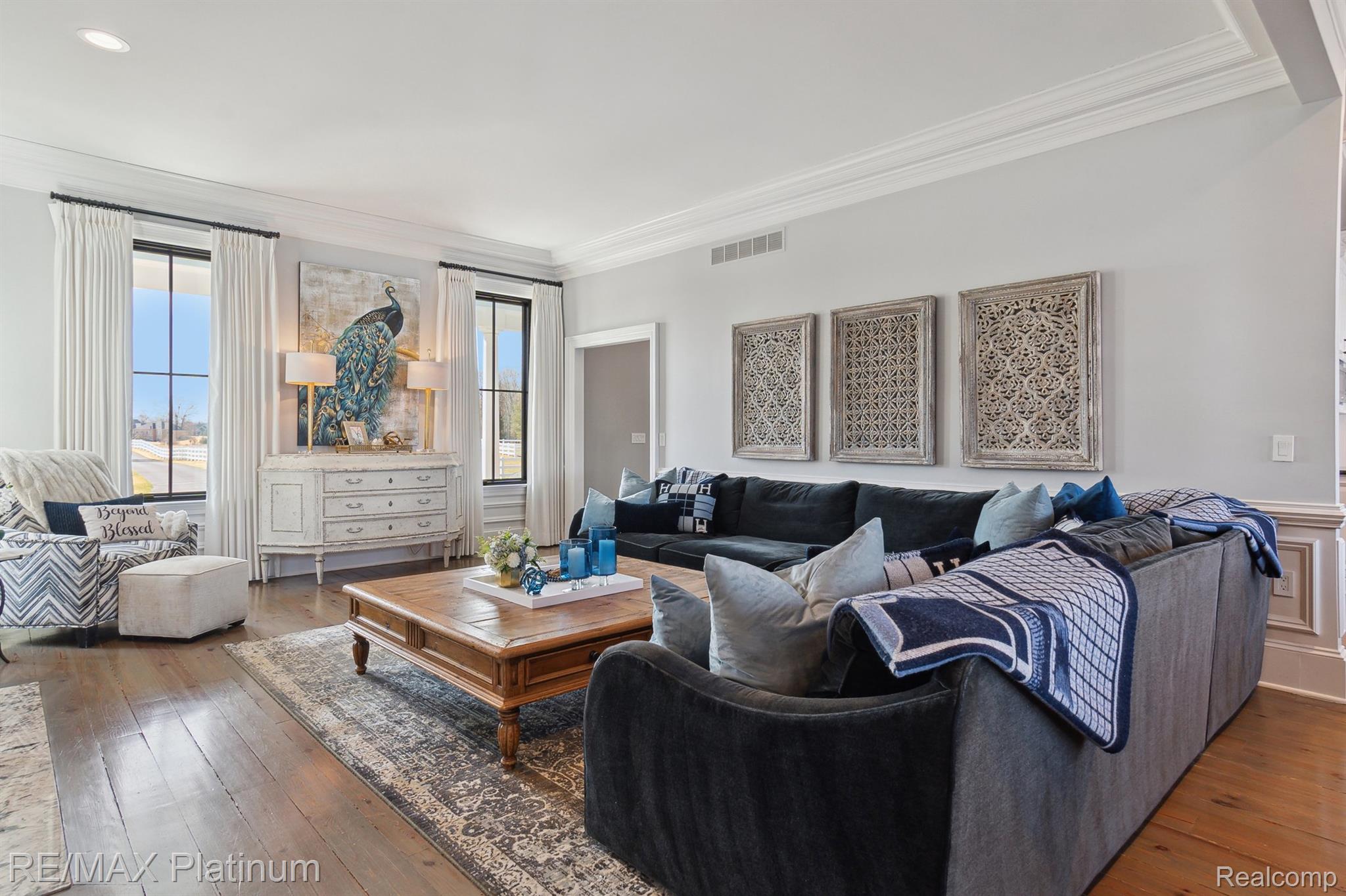 Pinckney, Michigan, 48169, United States, 5 Bedrooms Bedrooms, ,7 BathroomsBathrooms,Residential,Active,2014605