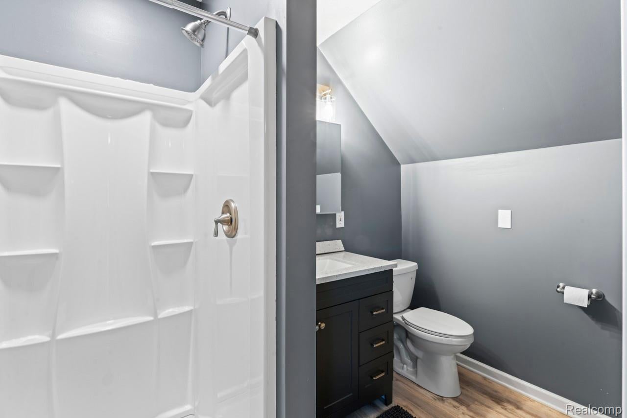 Linden, Michigan, 48451, United States, 5 Bedrooms Bedrooms, ,6 BathroomsBathrooms,Residential,Active,1959969