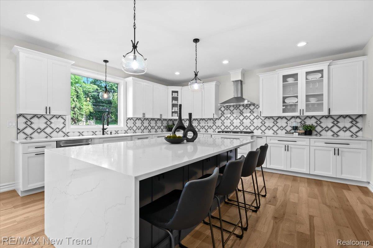 Farmingtonhills, Michigan, 48336, United States, 5 Bedrooms Bedrooms, ,5 BathroomsBathrooms,Residential,Active,1985604