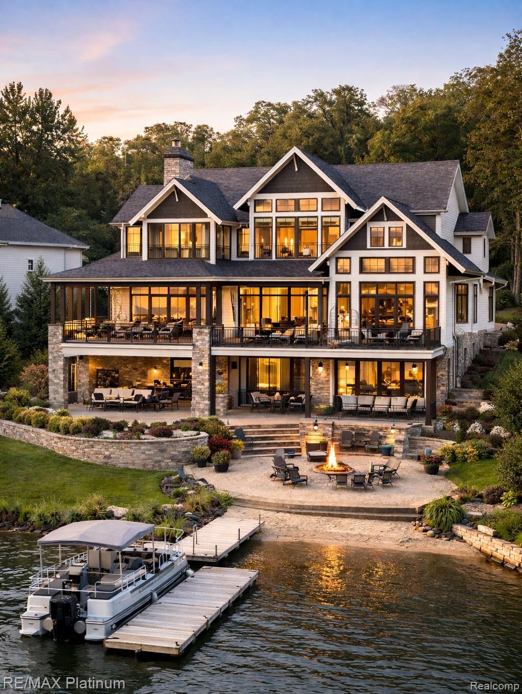 Brighton, Michigan, 48116, United States, 2 Bedrooms Bedrooms, ,2 BathroomsBathrooms,Residential,Active,2007644