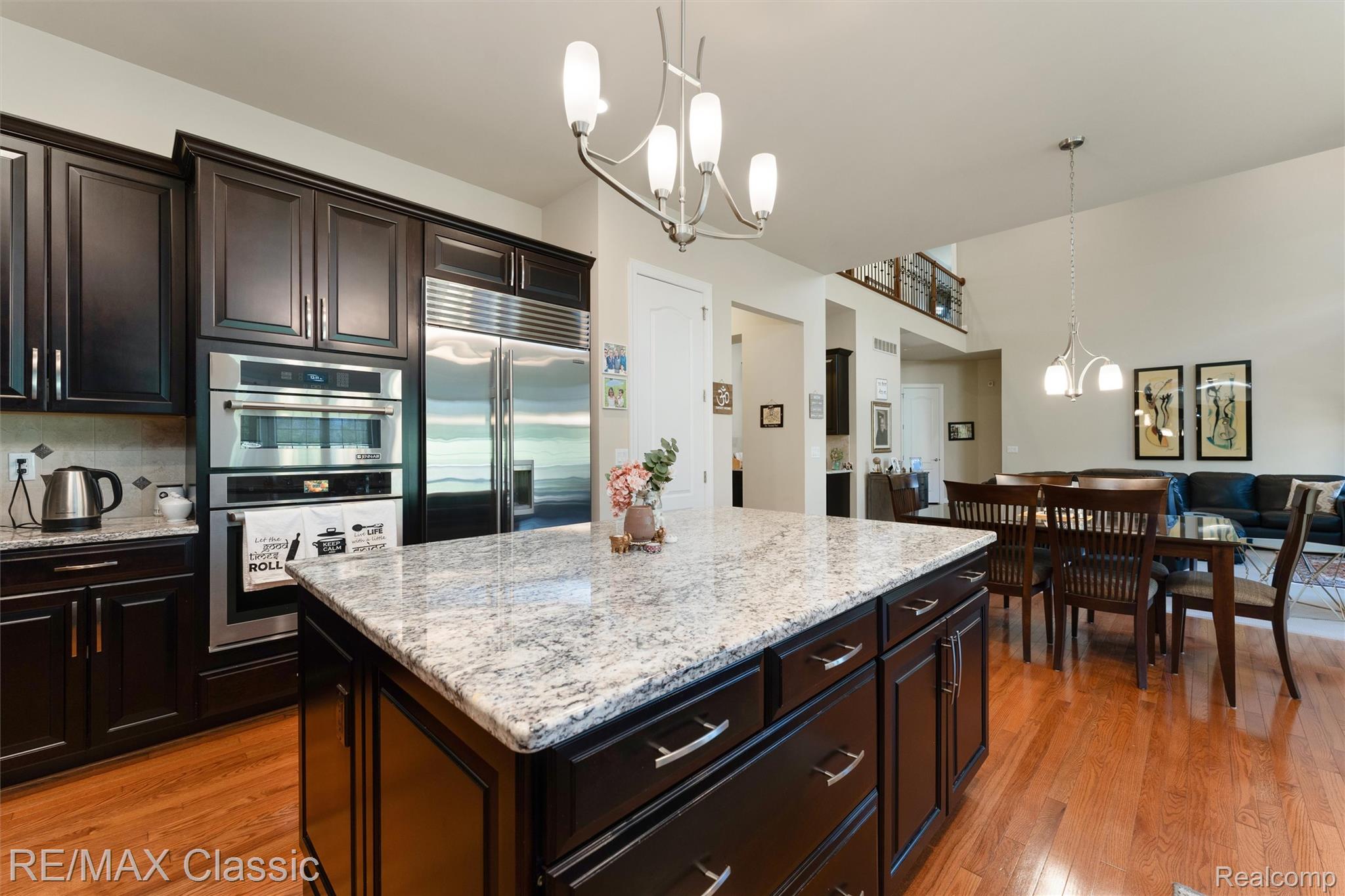 Novi, Michigan, 48374, United States, 5 Bedrooms Bedrooms, ,5 BathroomsBathrooms,Residential,Pending,2052115