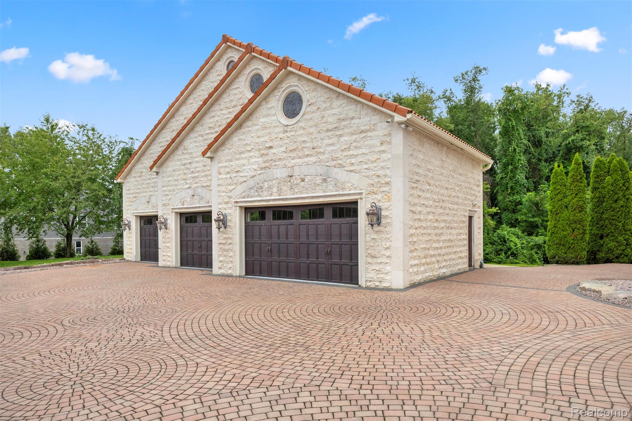 Northville, Michigan, 48168, United States, 9 Bedrooms Bedrooms, ,14 BathroomsBathrooms,Residential,Active,1904136