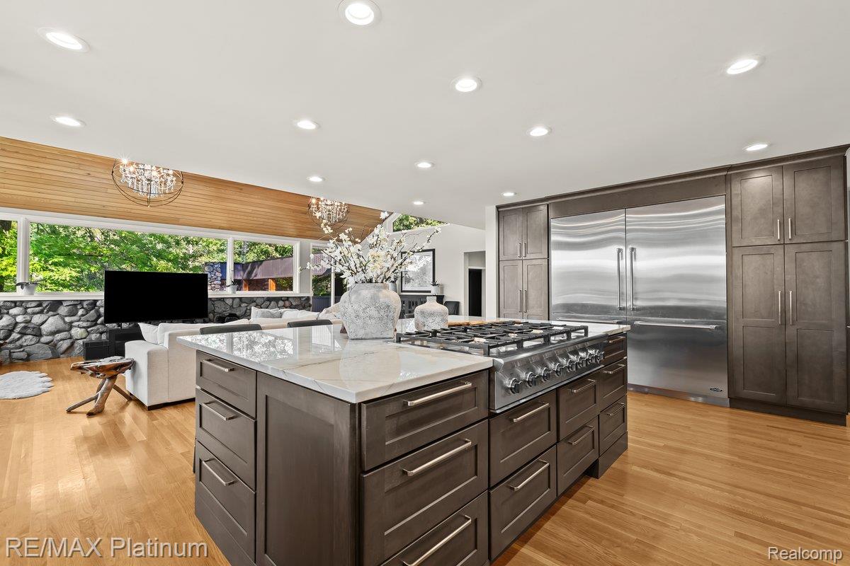 Howell, Michigan, 48843, United States, 4 Bedrooms Bedrooms, ,6 BathroomsBathrooms,Residential,Active,1973360