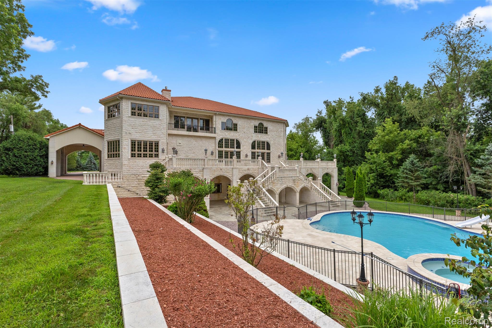 Northville, Michigan, 48168, United States, 9 Bedrooms Bedrooms, ,14 BathroomsBathrooms,Residential,Active,1904136