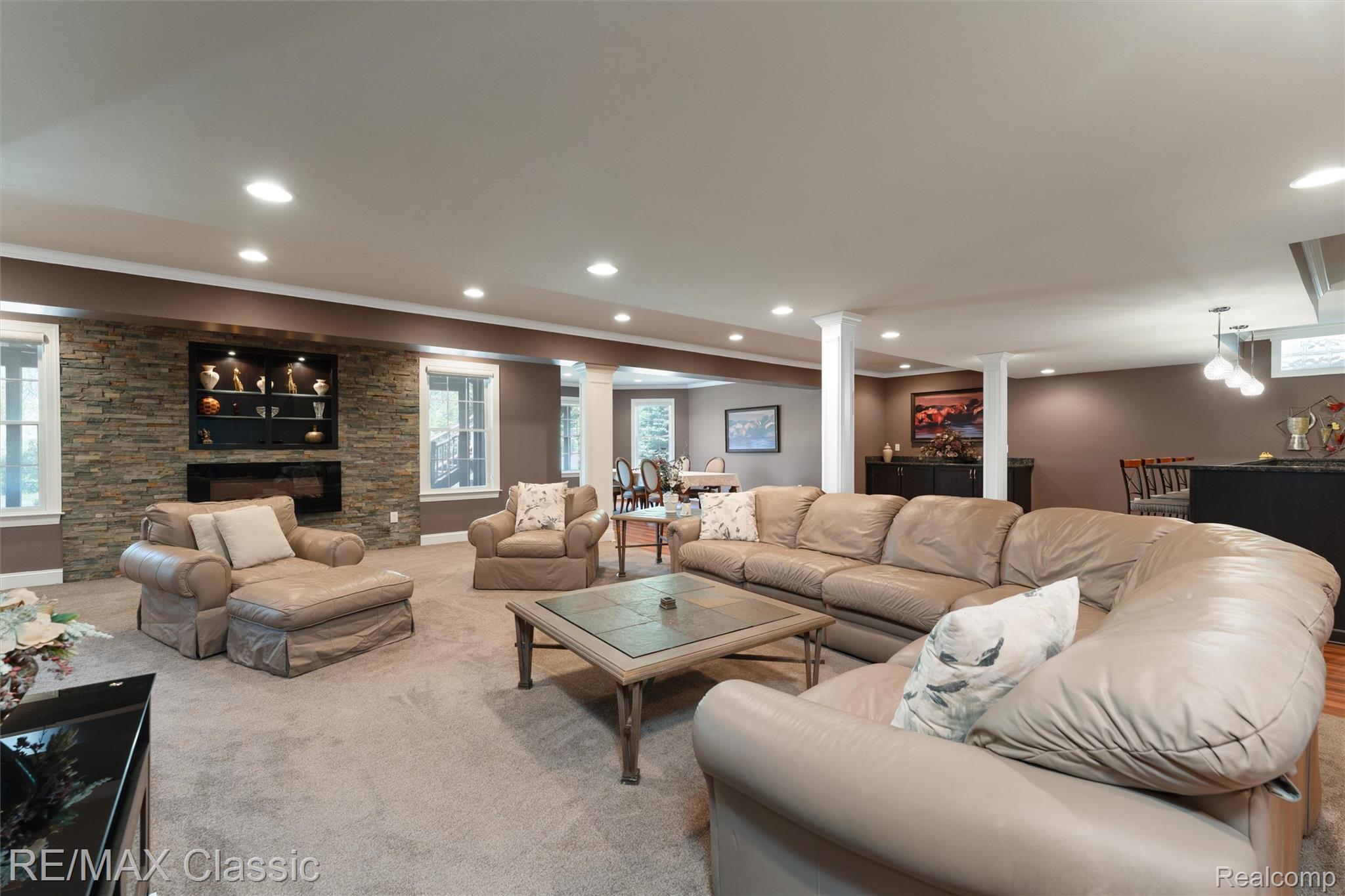 Novi, Michigan, 48374, United States, 5 Bedrooms Bedrooms, ,5 BathroomsBathrooms,Residential,Pending,2052115