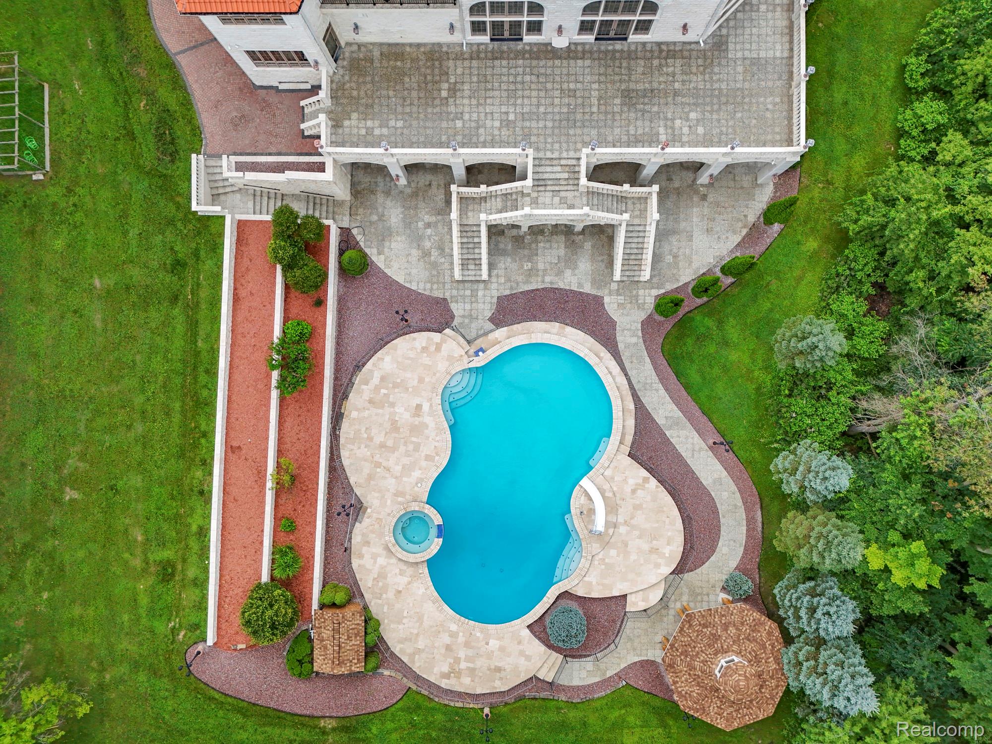 Northville, Michigan, 48168, United States, 9 Bedrooms Bedrooms, ,14 BathroomsBathrooms,Residential,Active,1904136