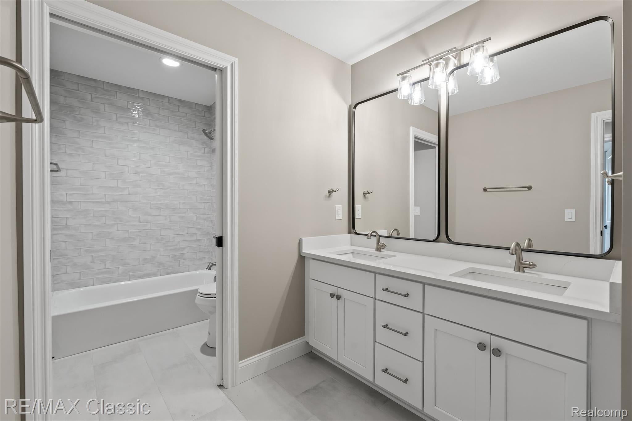 Dexter, Michigan, 48130, United States, 4 Bedrooms Bedrooms, ,4 BathroomsBathrooms,Residential,Active,2036699