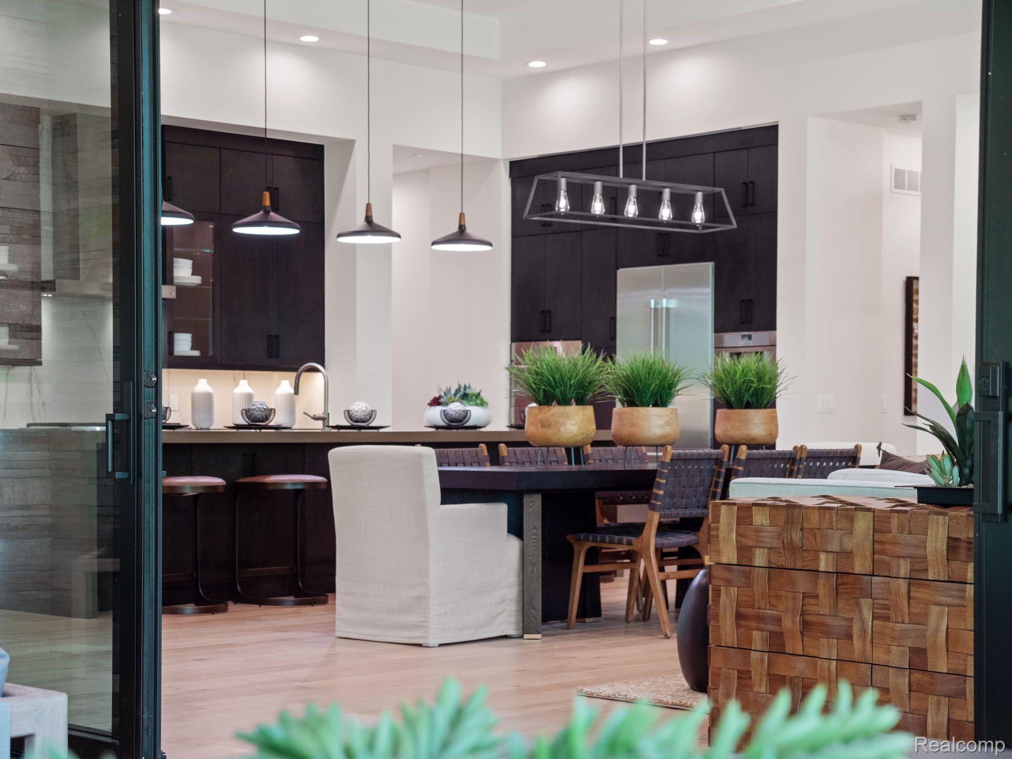 Orchardlake, Michigan, 48323, United States, ,4 BathroomsBathrooms,Residential,Pending,1850633