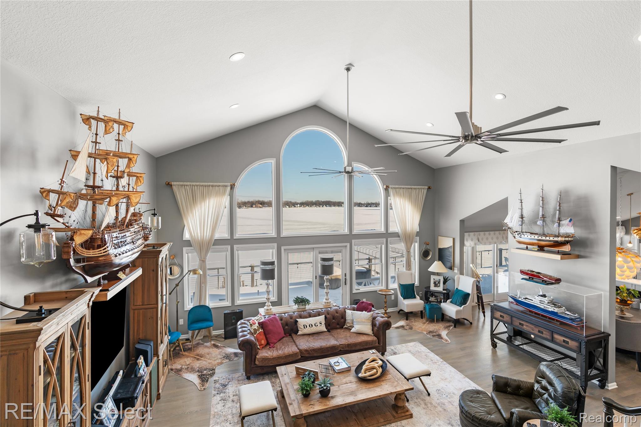 Fenton, Michigan, 48430, United States, 4 Bedrooms Bedrooms, ,5 BathroomsBathrooms,Residential,Active,2016693