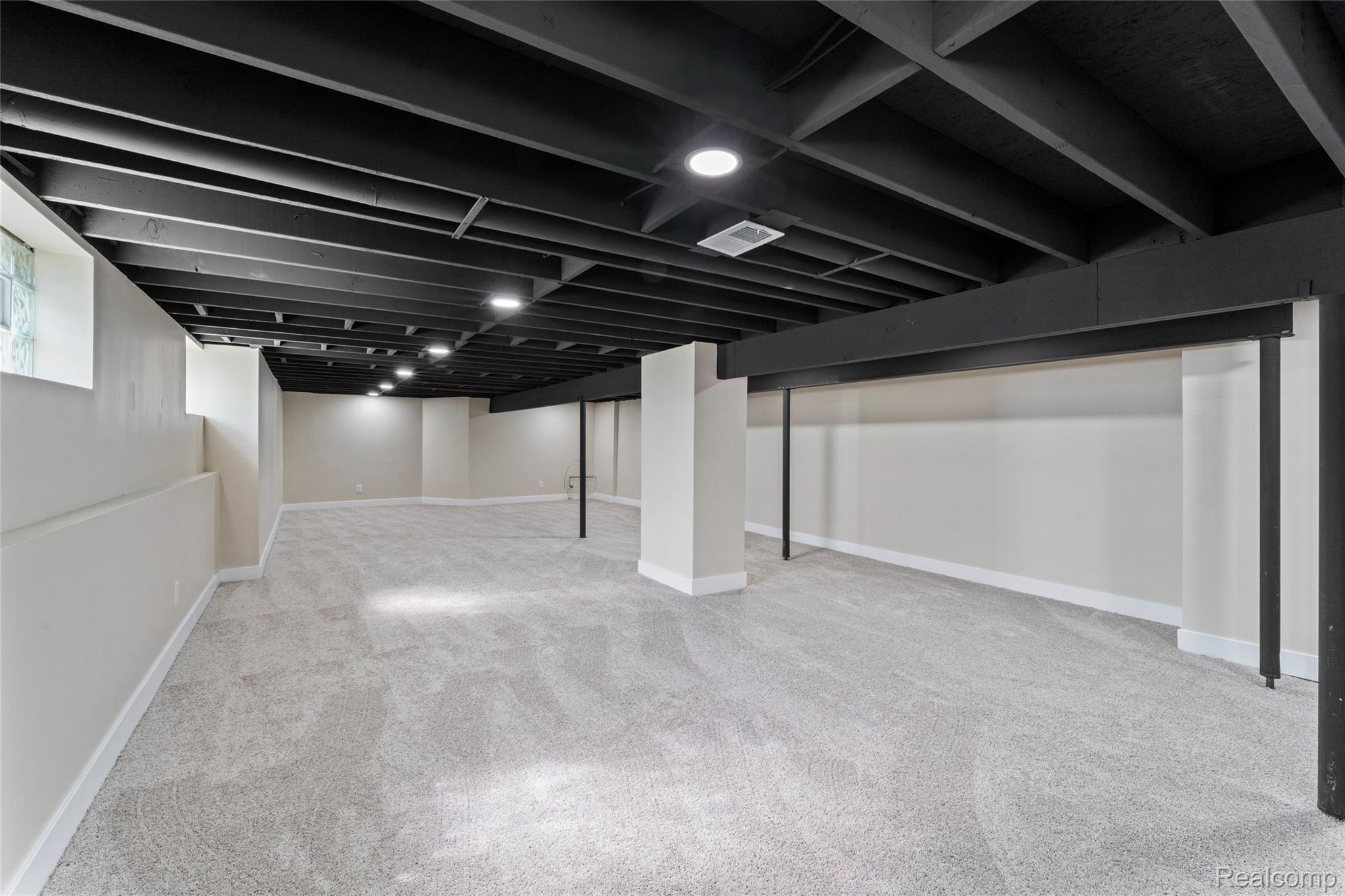 Detroit, Michigan, 48201, United States, 5 Bedrooms Bedrooms, ,6 BathroomsBathrooms,Residential,Active,1963411