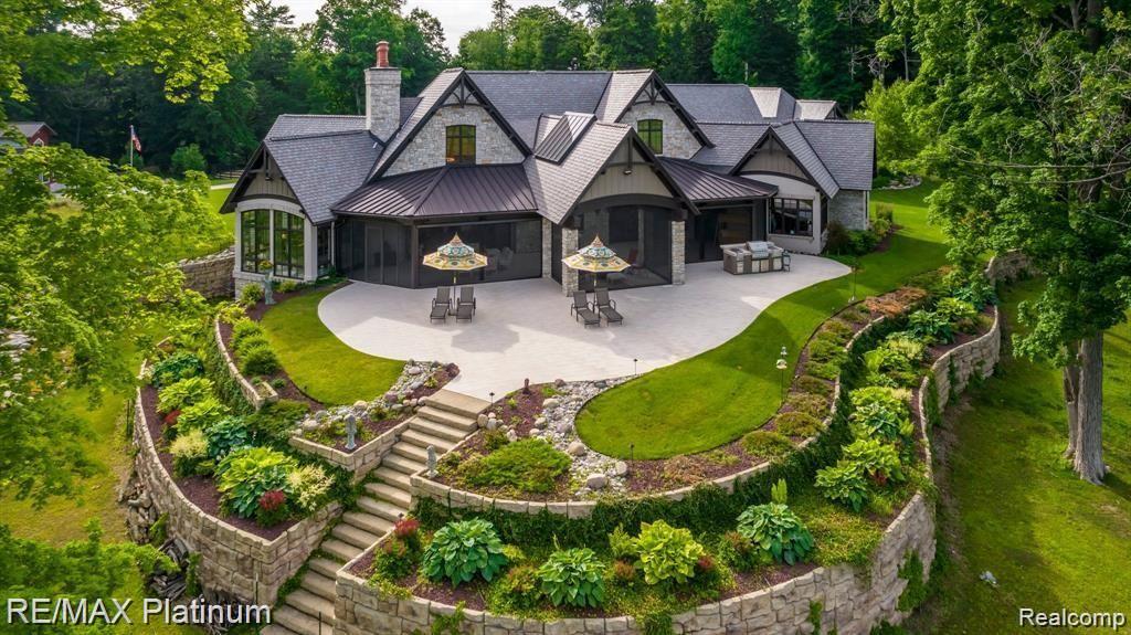 Howell, Michigan, 48843, United States, 5 Bedrooms Bedrooms, ,6 BathroomsBathrooms,Residential,Active,1714075