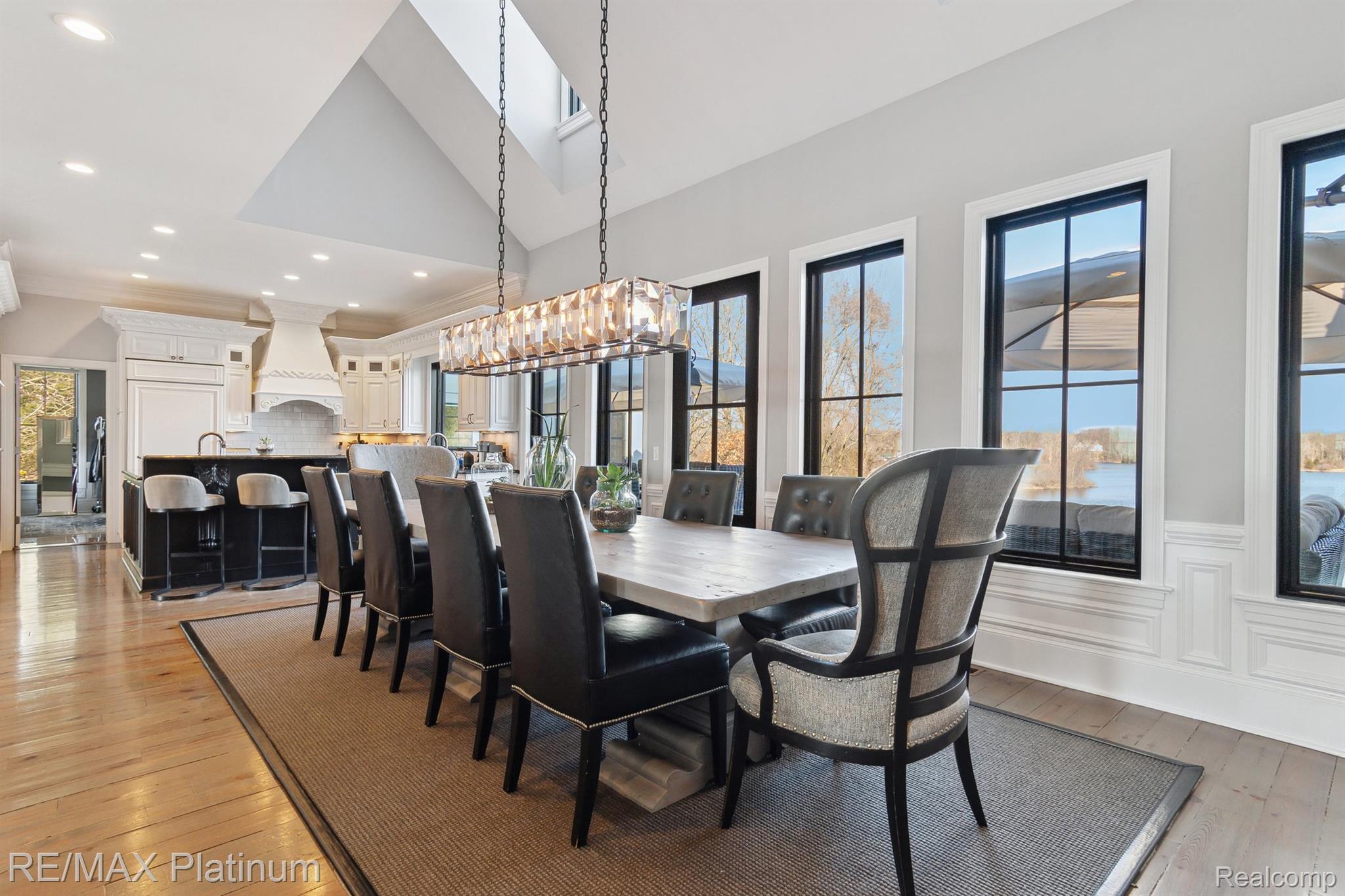 Pinckney, Michigan, 48169, United States, 5 Bedrooms Bedrooms, ,7 BathroomsBathrooms,Residential,Active,1954026