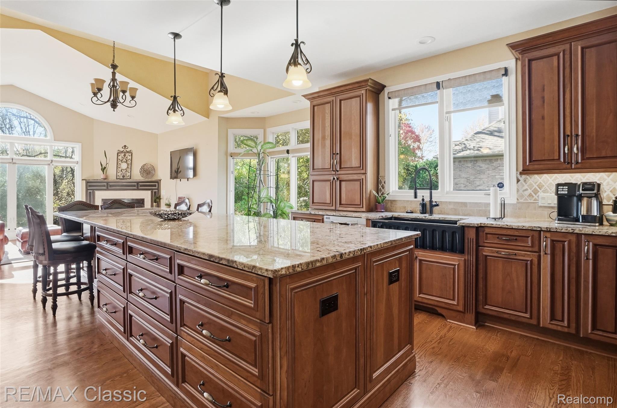 Novi, Michigan, 48374, United States, 4 Bedrooms Bedrooms, ,6 BathroomsBathrooms,Residential,Active,1973284