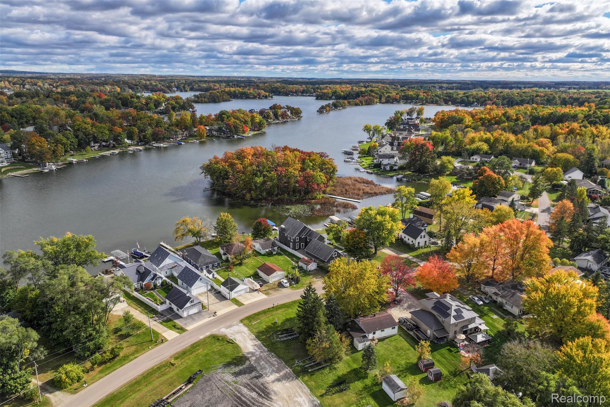 Linden, Michigan, 48451, United States, 5 Bedrooms Bedrooms, ,6 BathroomsBathrooms,Residential,Active,1959969