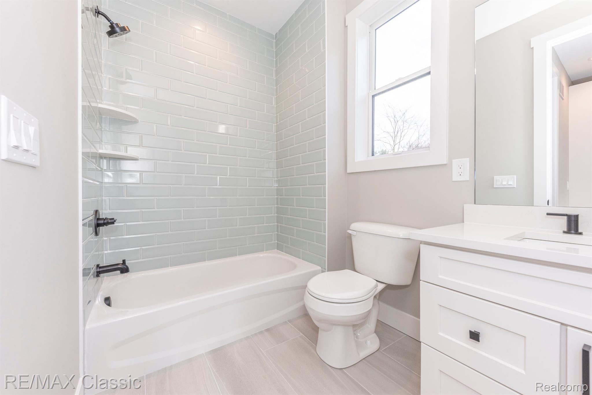 Dexter, Michigan, 48130, United States, 5 Bedrooms Bedrooms, ,6 BathroomsBathrooms,Residential,Active,1820362