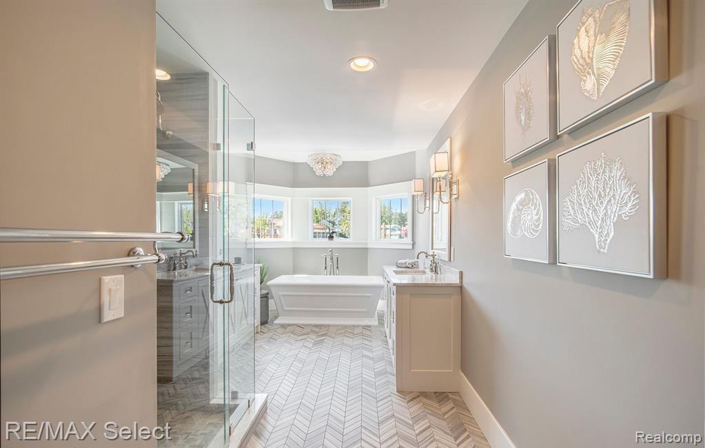 Fenton, Michigan, 48430, United States, 4 Bedrooms Bedrooms, ,4 BathroomsBathrooms,Residential,Active,2015817