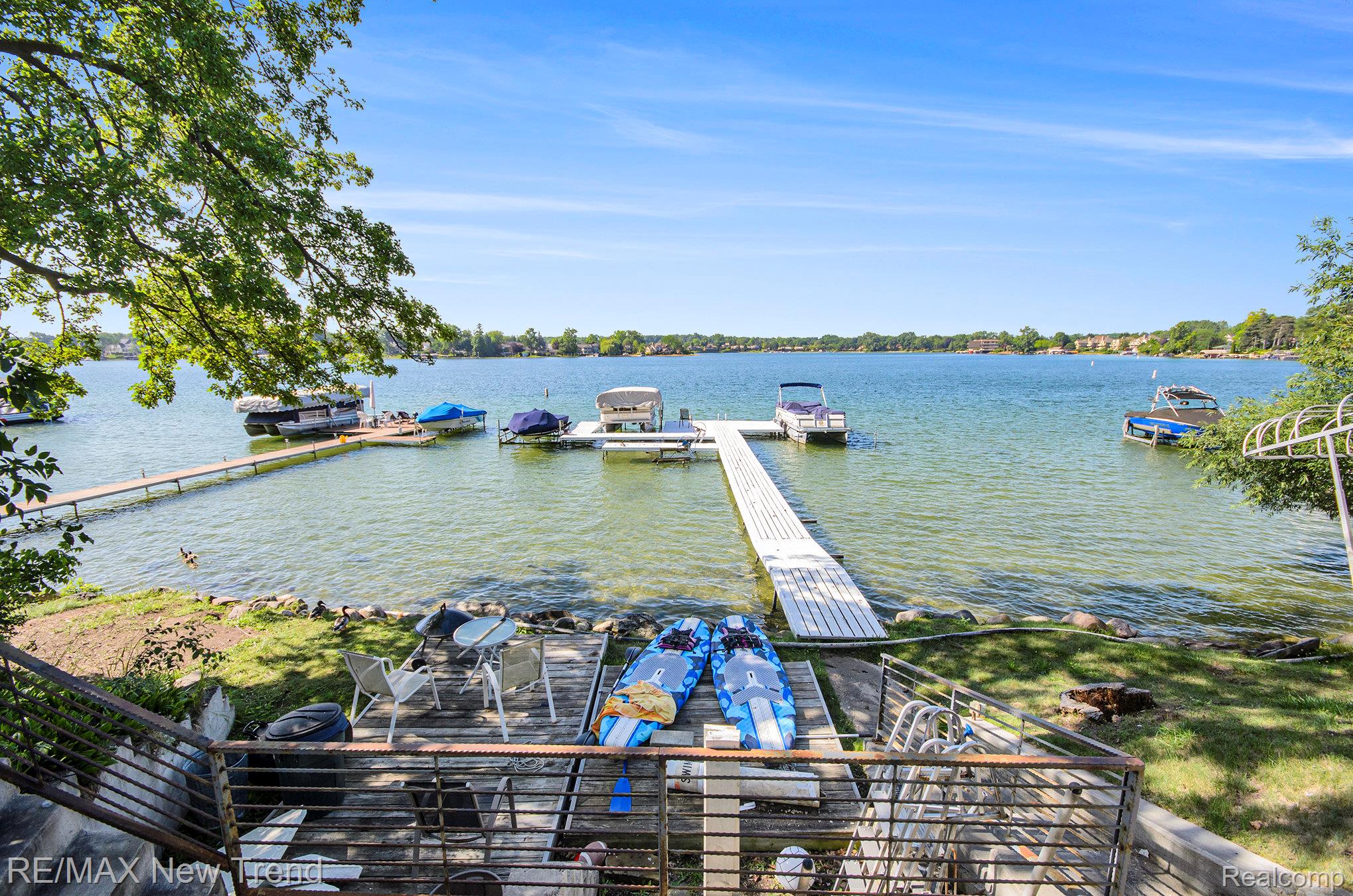 Westbloomfield, Michigan, 48324, United States, 5 Bedrooms Bedrooms, ,5 BathroomsBathrooms,Residential,Active,1922336