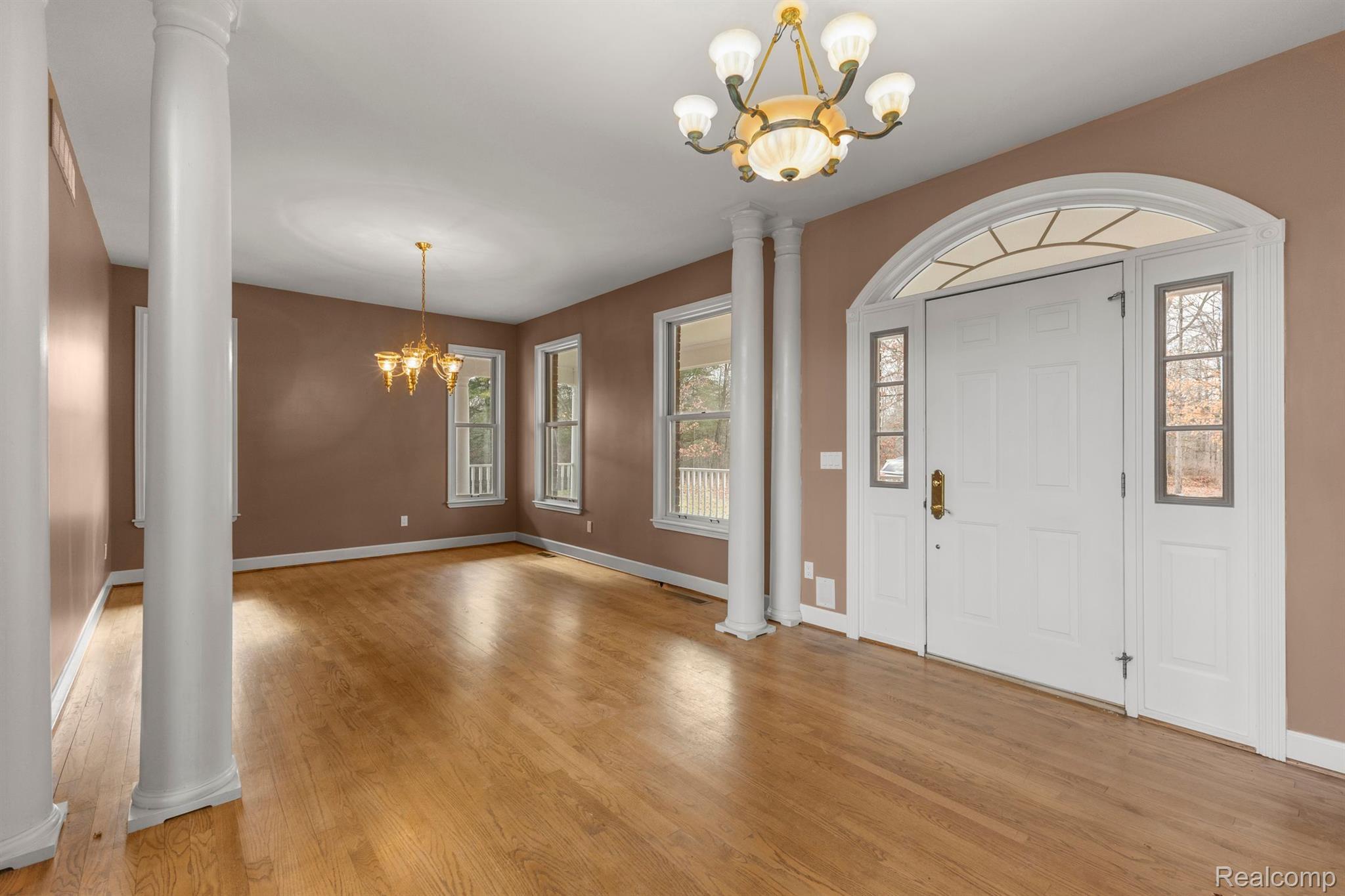 Annarbor, Michigan, 48105, United States, 5 Bedrooms Bedrooms, ,5 BathroomsBathrooms,Residential,Active,1899239