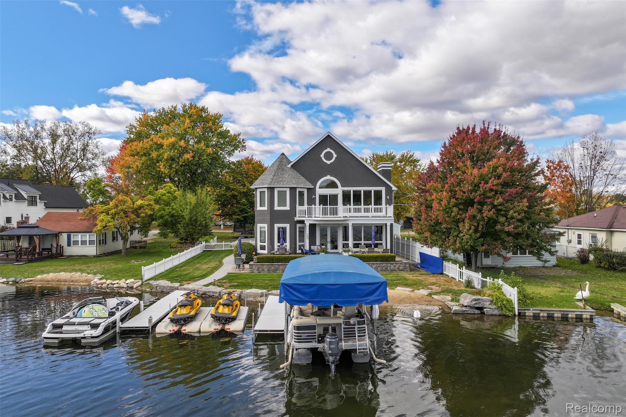 Linden, Michigan, 48451, United States, 5 Bedrooms Bedrooms, ,6 BathroomsBathrooms,Residential,Active,1959969