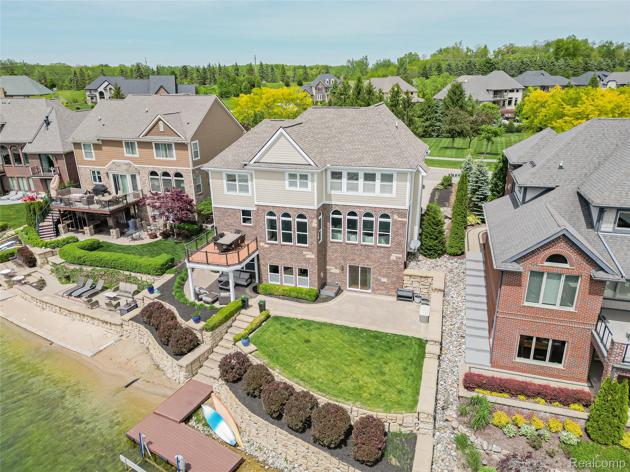 Southlyon, Michigan, 48178, United States, 4 Bedrooms Bedrooms, ,5 BathroomsBathrooms,Residential,Active,2045027