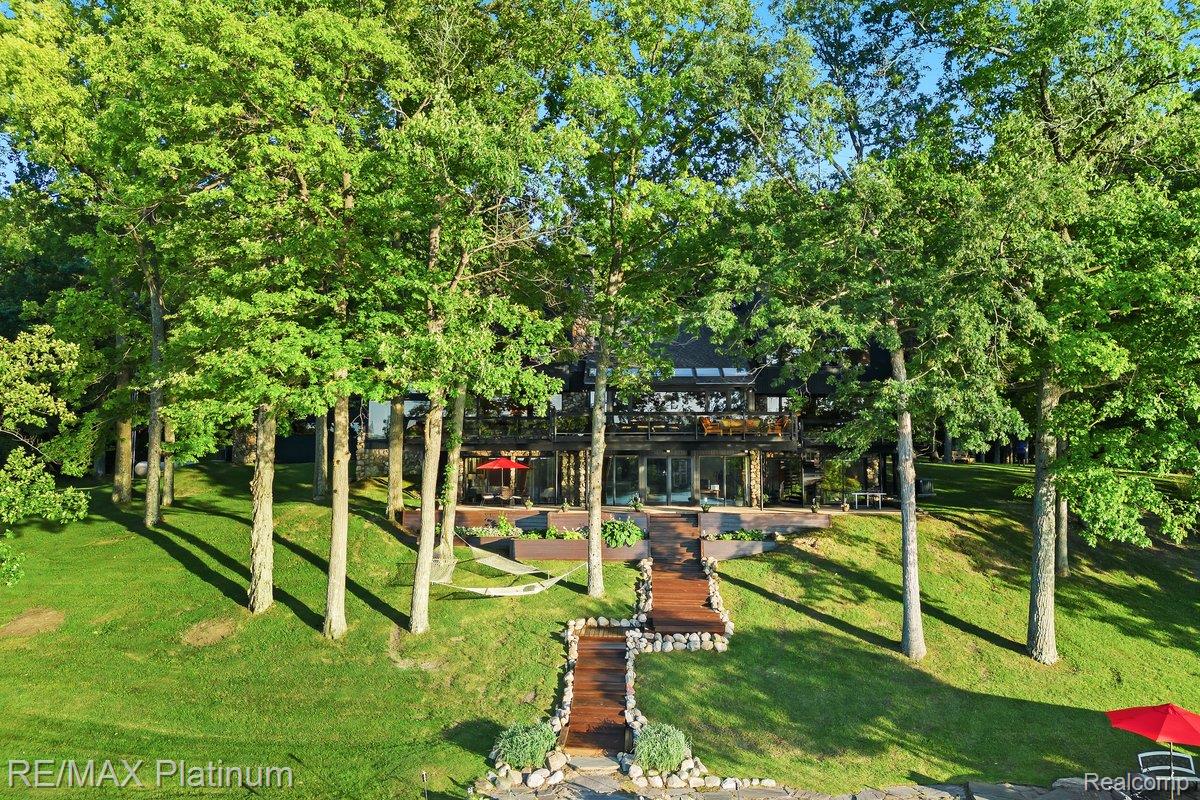 Howell, Michigan, 48843, United States, 4 Bedrooms Bedrooms, ,6 BathroomsBathrooms,Residential,Active,1973360