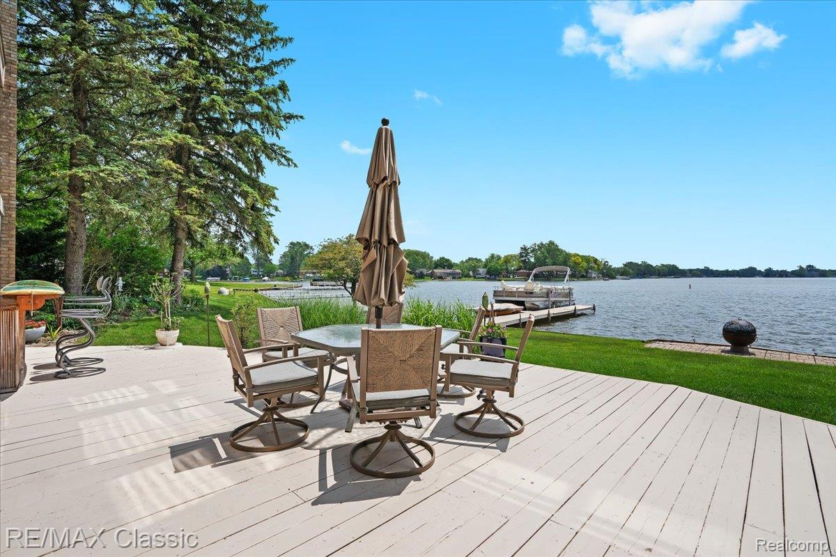 Commercetwp, Michigan, 48382, United States, 3 Bedrooms Bedrooms, ,4 BathroomsBathrooms,Residential,Active,1893215