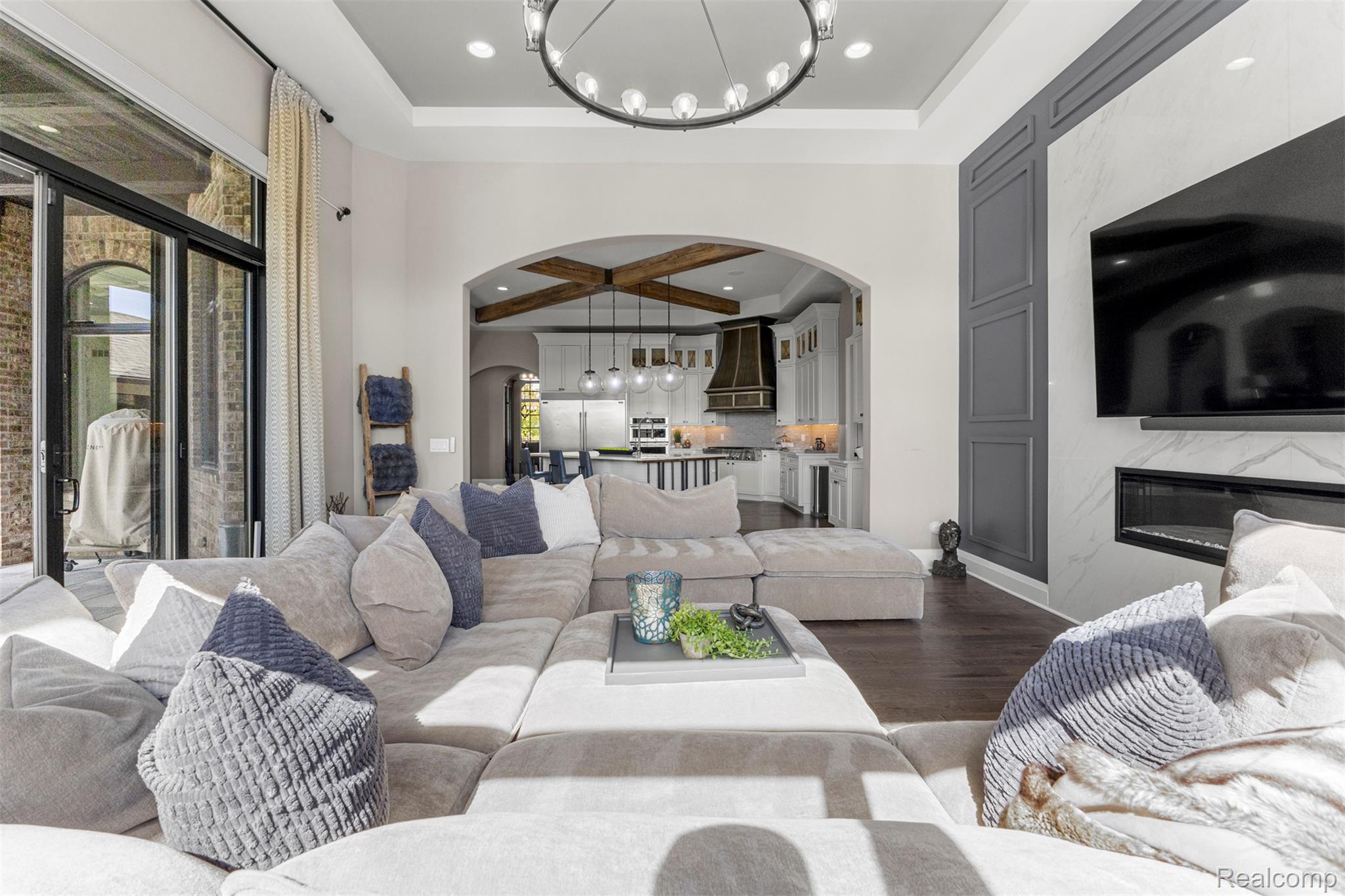 Northville, Michigan, 48168, United States, 5 Bedrooms Bedrooms, ,7 BathroomsBathrooms,Residential,Active,1960117