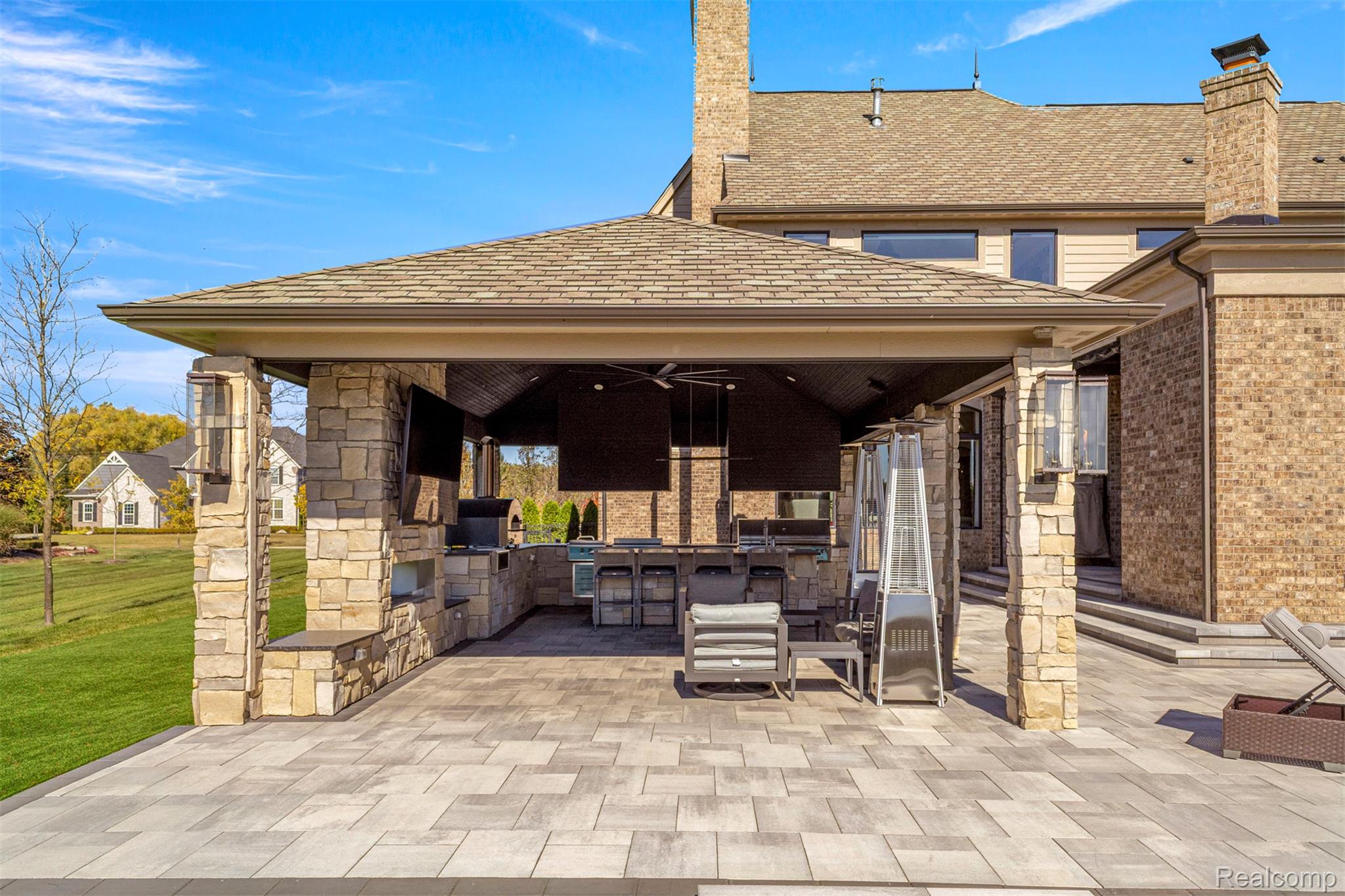 Northville, Michigan, 48168, United States, 5 Bedrooms Bedrooms, ,7 BathroomsBathrooms,Residential,Active,1960117