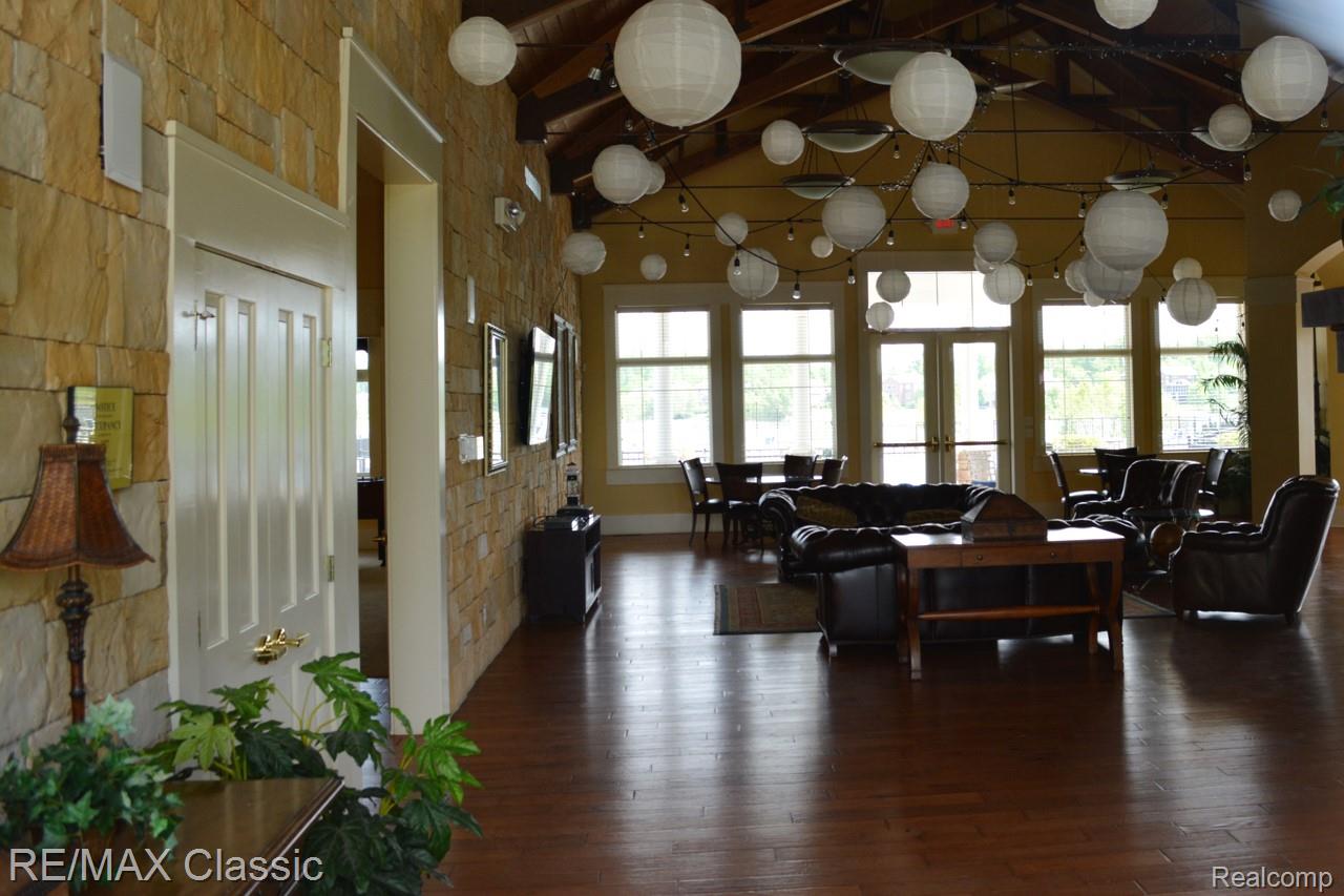 Novi, Michigan, 48374, United States, 5 Bedrooms Bedrooms, ,5 BathroomsBathrooms,Residential,Pending,2052115