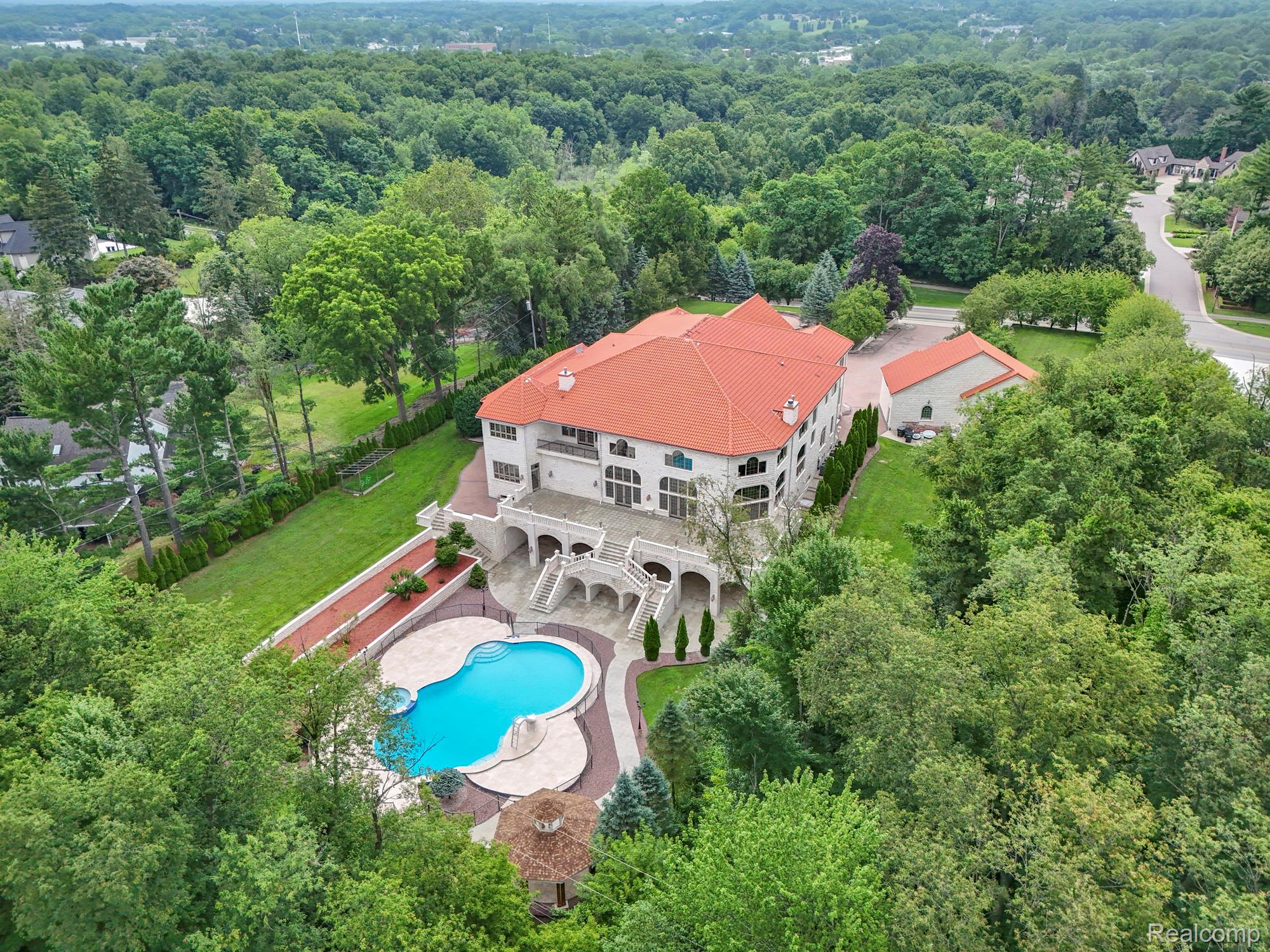 Northville, Michigan, 48168, United States, 9 Bedrooms Bedrooms, ,14 BathroomsBathrooms,Residential,Active,1904136