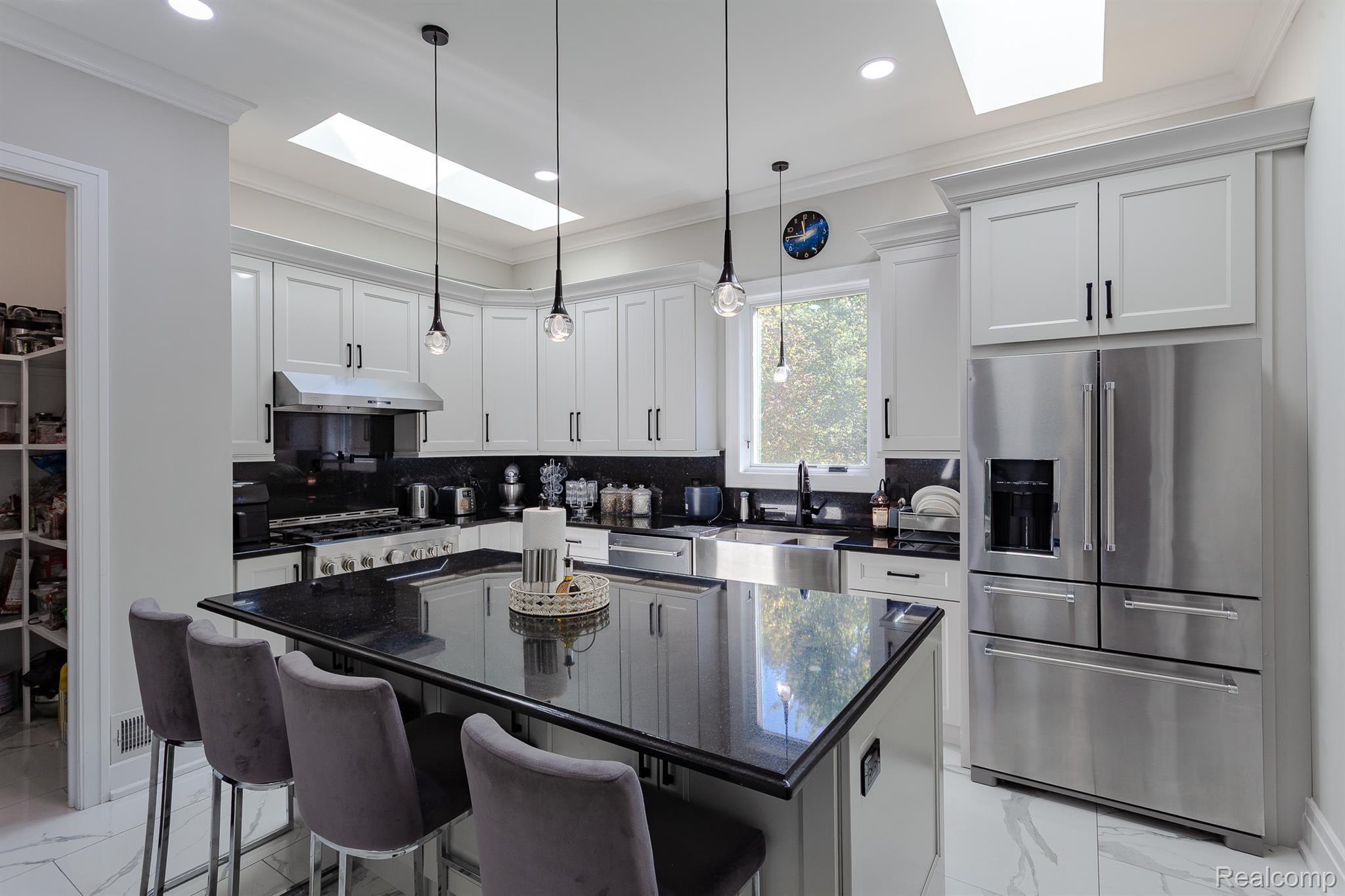 Rochesterhills, Michigan, 48307, United States, 4 Bedrooms Bedrooms, ,5 BathroomsBathrooms,Residential,Active,1962188