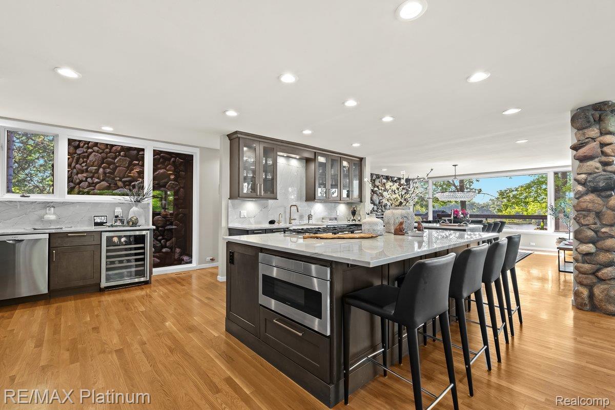 Howell, Michigan, 48843, United States, 4 Bedrooms Bedrooms, ,6 BathroomsBathrooms,Residential,Active,1973360