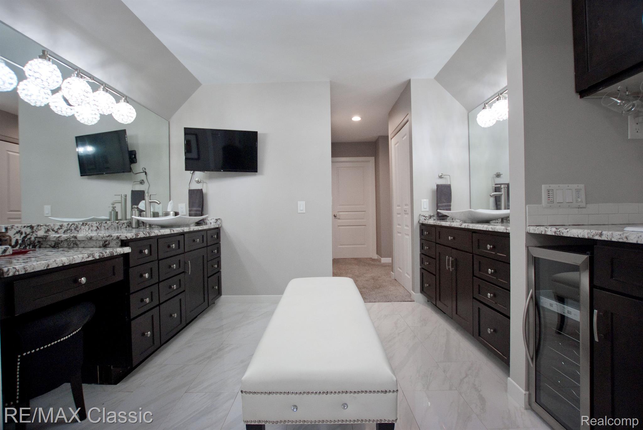 Wolverinelake, Michigan, 48390, United States, ,4 BathroomsBathrooms,Residential,Active,1831819