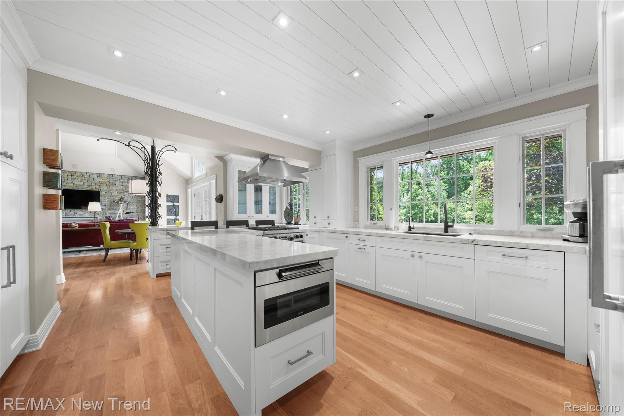 Franklin, Michigan, 48025, United States, 4 Bedrooms Bedrooms, ,4 BathroomsBathrooms,Residential,Active,1926907