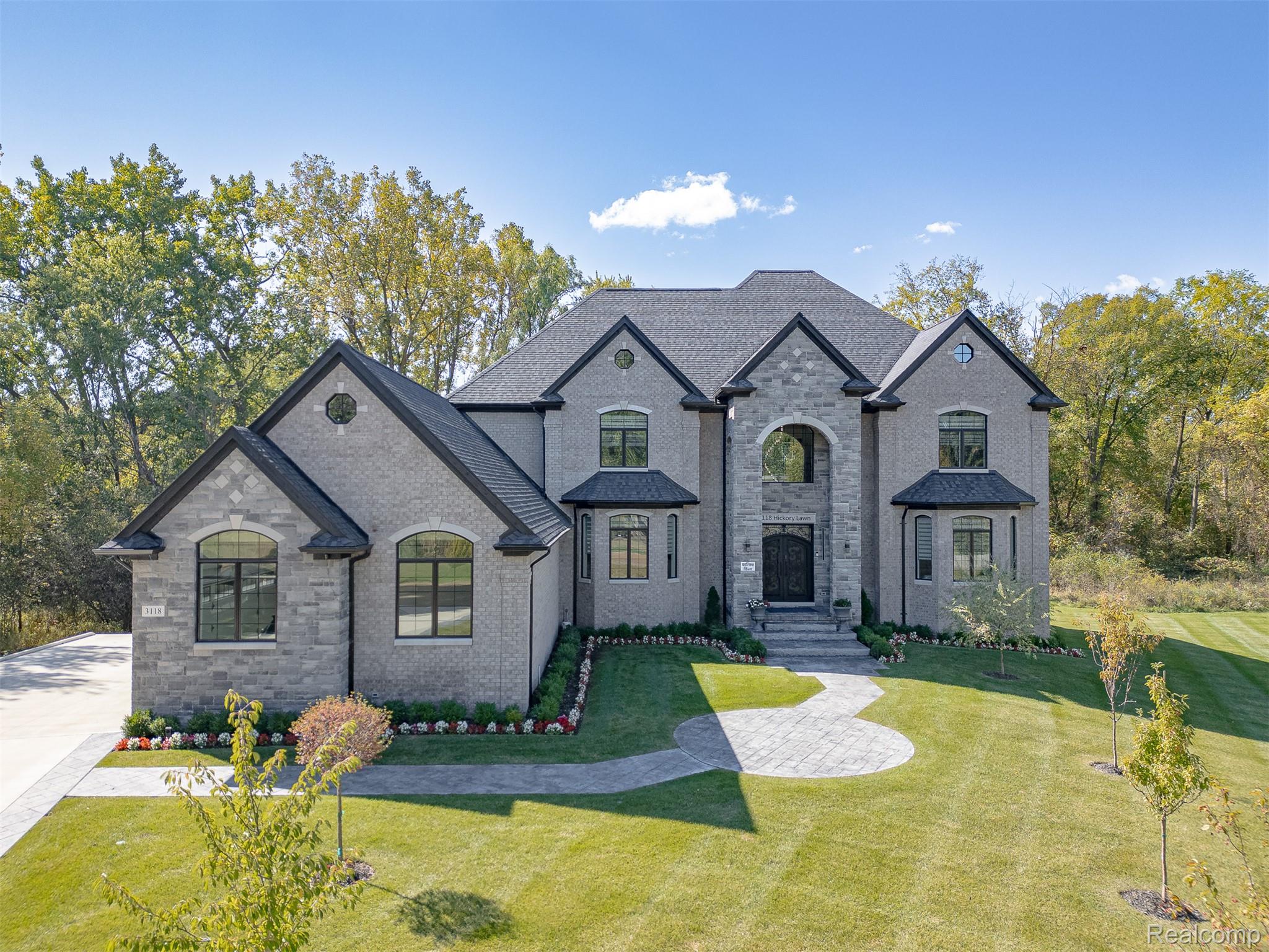 Rochesterhills, Michigan, 48307, United States, 4 Bedrooms Bedrooms, ,5 BathroomsBathrooms,Residential,Active,1962188