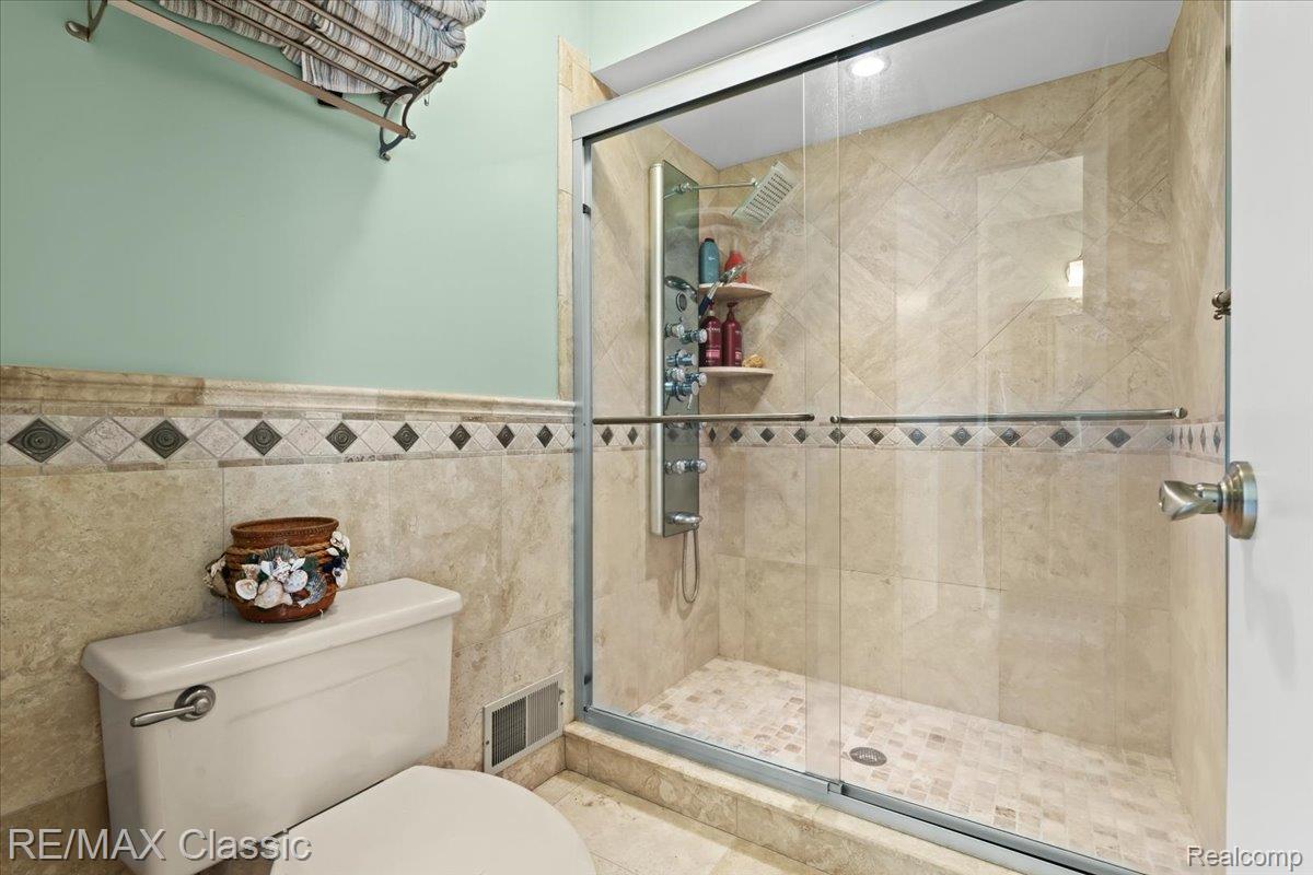 Commercetwp, Michigan, 48382, United States, 3 Bedrooms Bedrooms, ,4 BathroomsBathrooms,Residential,Active,1893215