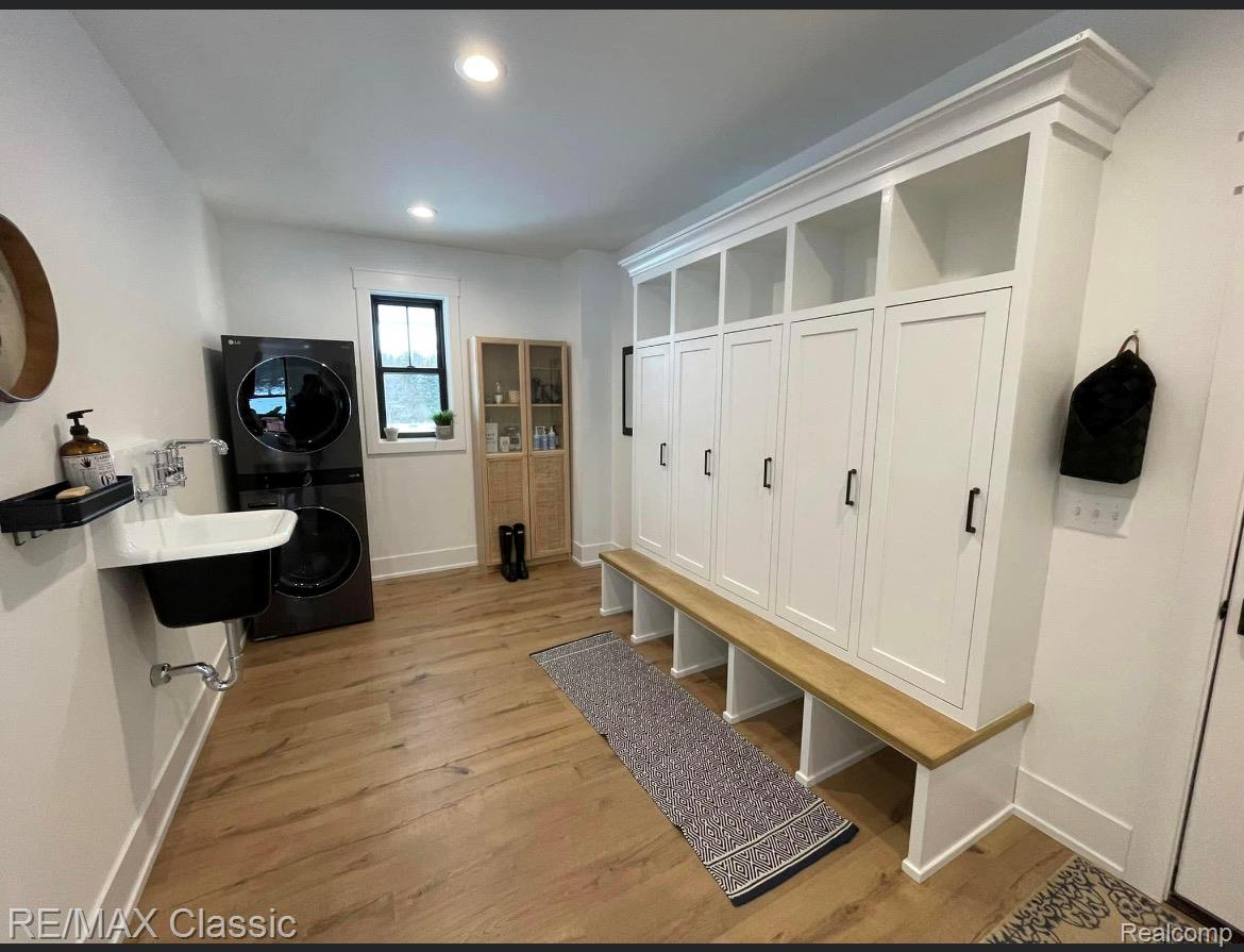 Milford, Michigan, 48381, United States, 4 Bedrooms Bedrooms, ,4 BathroomsBathrooms,Residential,Active,1893262