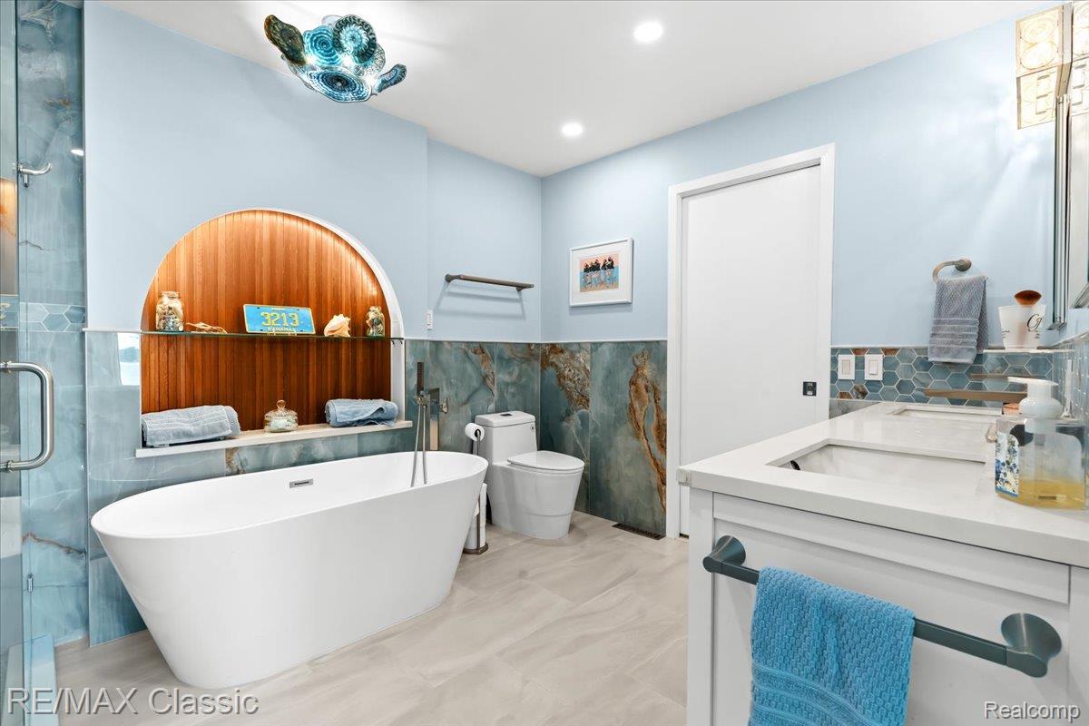Commercetwp, Michigan, 48382, United States, 3 Bedrooms Bedrooms, ,4 BathroomsBathrooms,Residential,Active,1893215