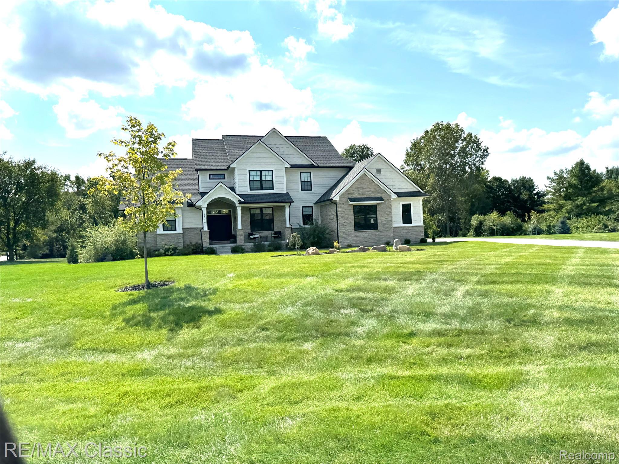 Milford, Michigan, 48381, United States, 3 Bedrooms Bedrooms, ,3 BathroomsBathrooms,Residential,Active,1860258