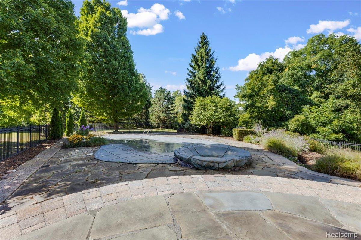 Rochester, Michigan, 48306, United States, 5 Bedrooms Bedrooms, ,6 BathroomsBathrooms,Residential,Active,2017103