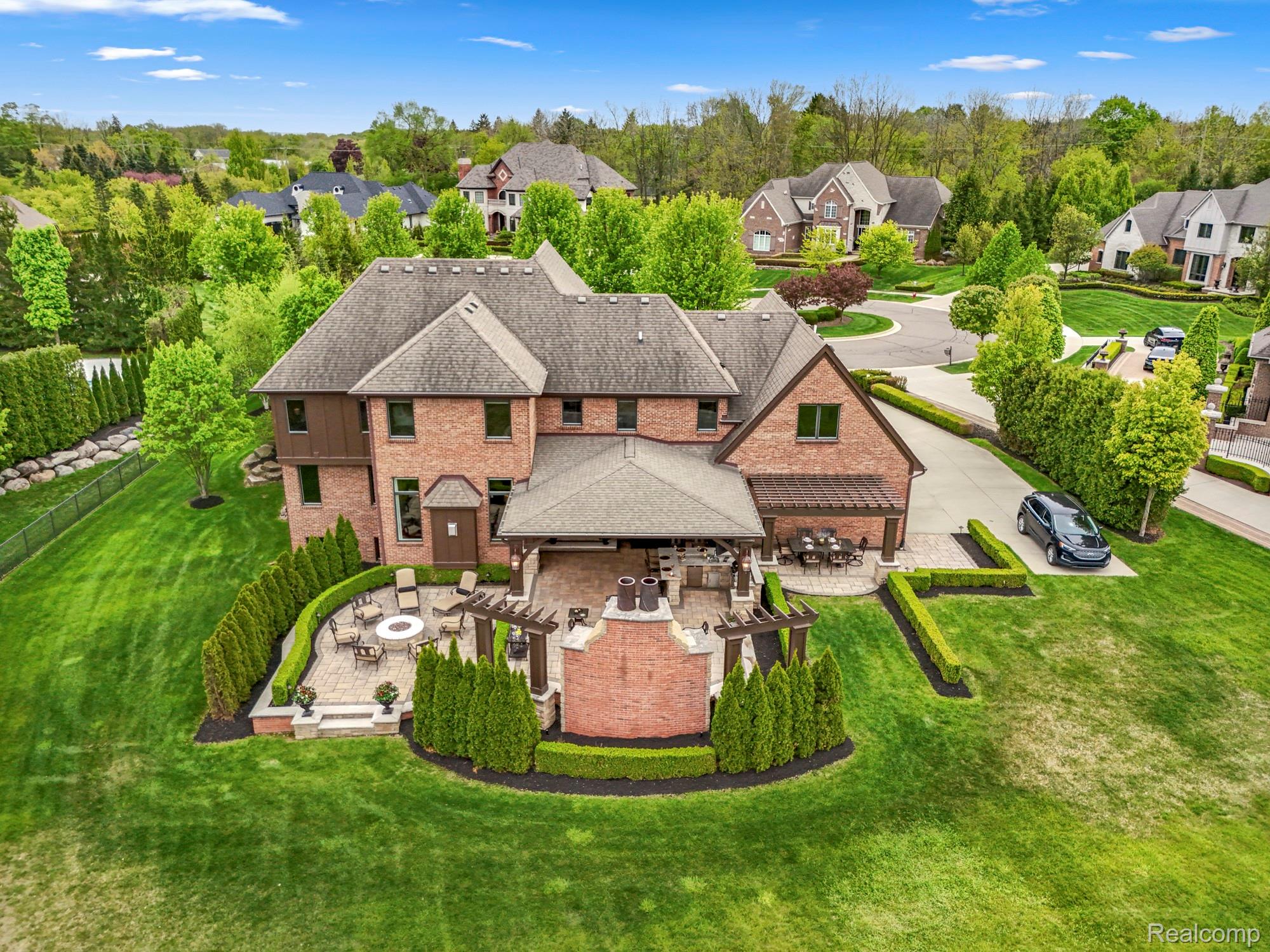 Northville, Michigan, 48167, United States, 4 Bedrooms Bedrooms, ,4 BathroomsBathrooms,Residential,Active,2052116