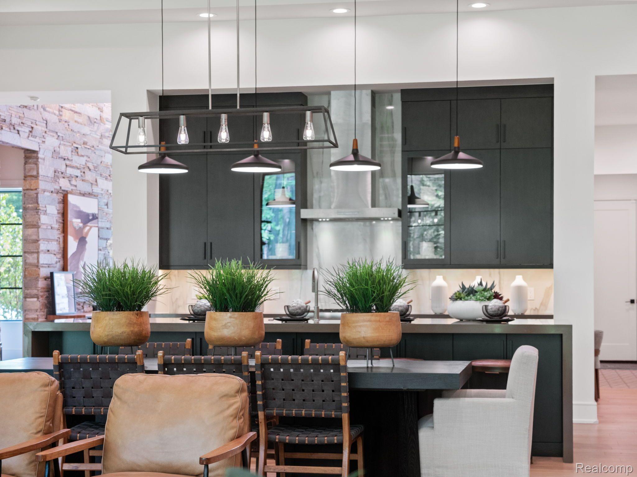 Orchardlake, Michigan, 48323, United States, ,4 BathroomsBathrooms,Residential,Pending,1850633