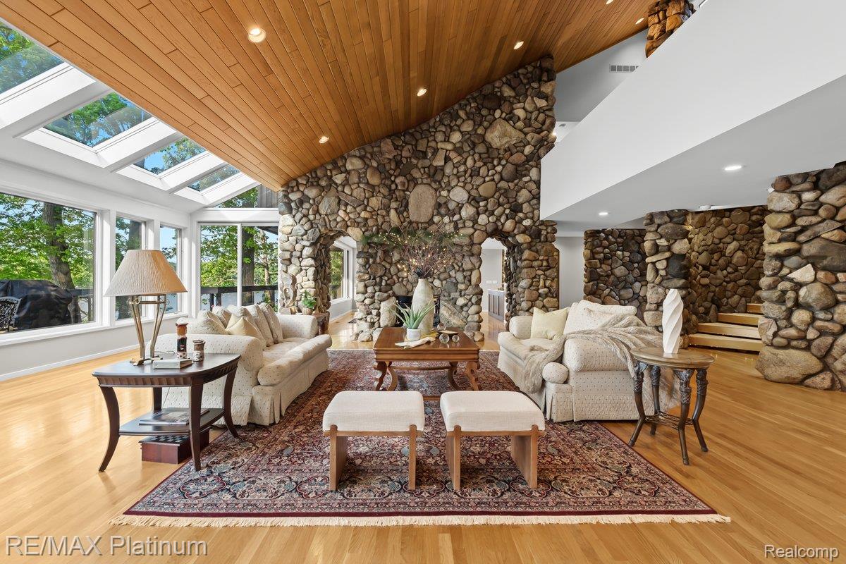 Howell, Michigan, 48843, United States, 4 Bedrooms Bedrooms, ,6 BathroomsBathrooms,Residential,Active,1973360