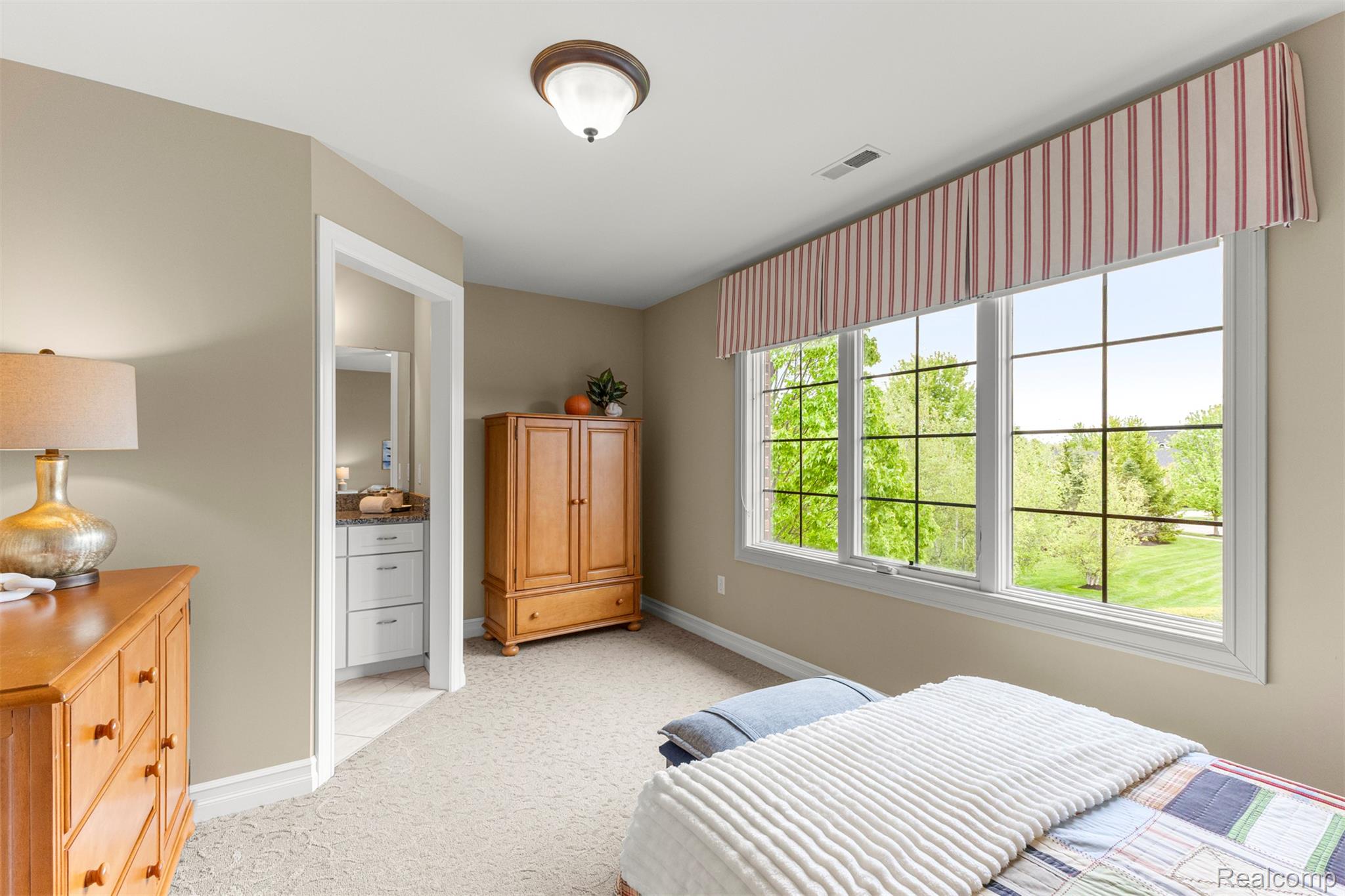 Northville, Michigan, 48167, United States, 4 Bedrooms Bedrooms, ,4 BathroomsBathrooms,Residential,Active,2052116