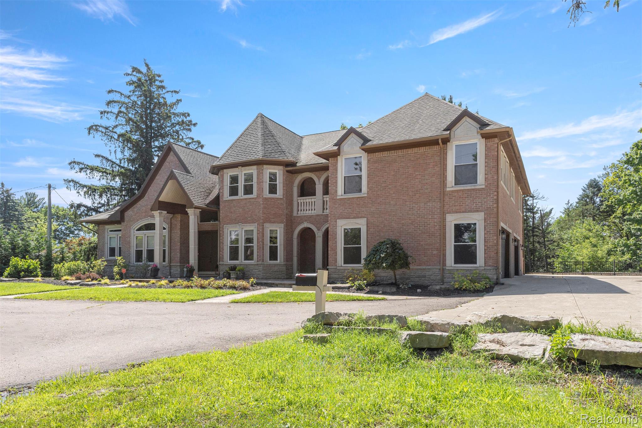 Northville, Michigan, 48167, United States, 5 Bedrooms Bedrooms, ,6 BathroomsBathrooms,Residential,Active,1905093