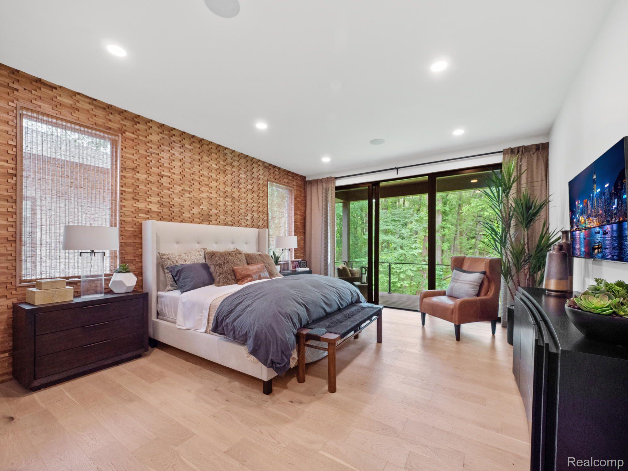 Orchardlake, Michigan, 48323, United States, ,4 BathroomsBathrooms,Residential,Pending,1850633