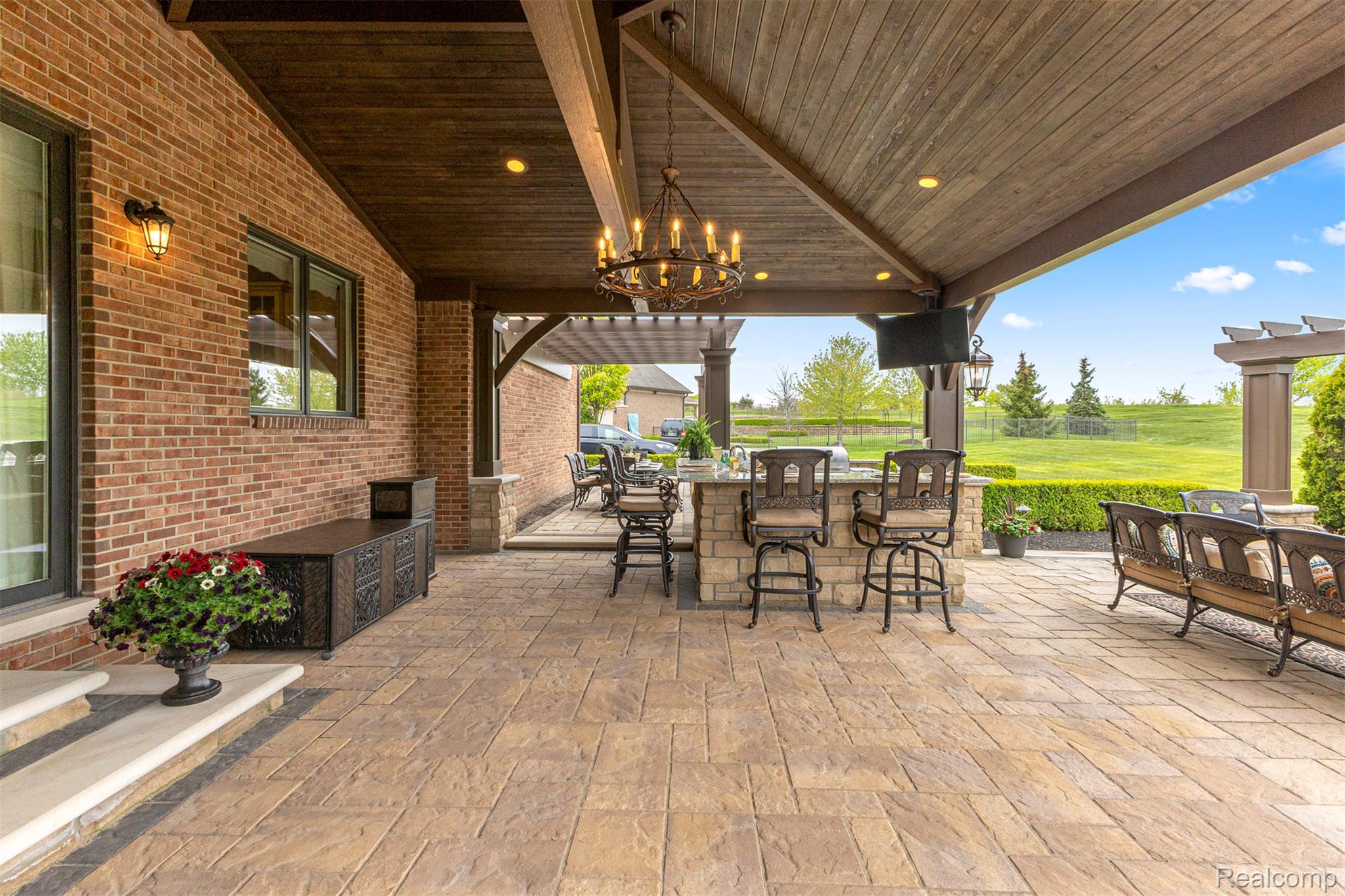 Northville, Michigan, 48167, United States, 4 Bedrooms Bedrooms, ,4 BathroomsBathrooms,Residential,Active,2052116