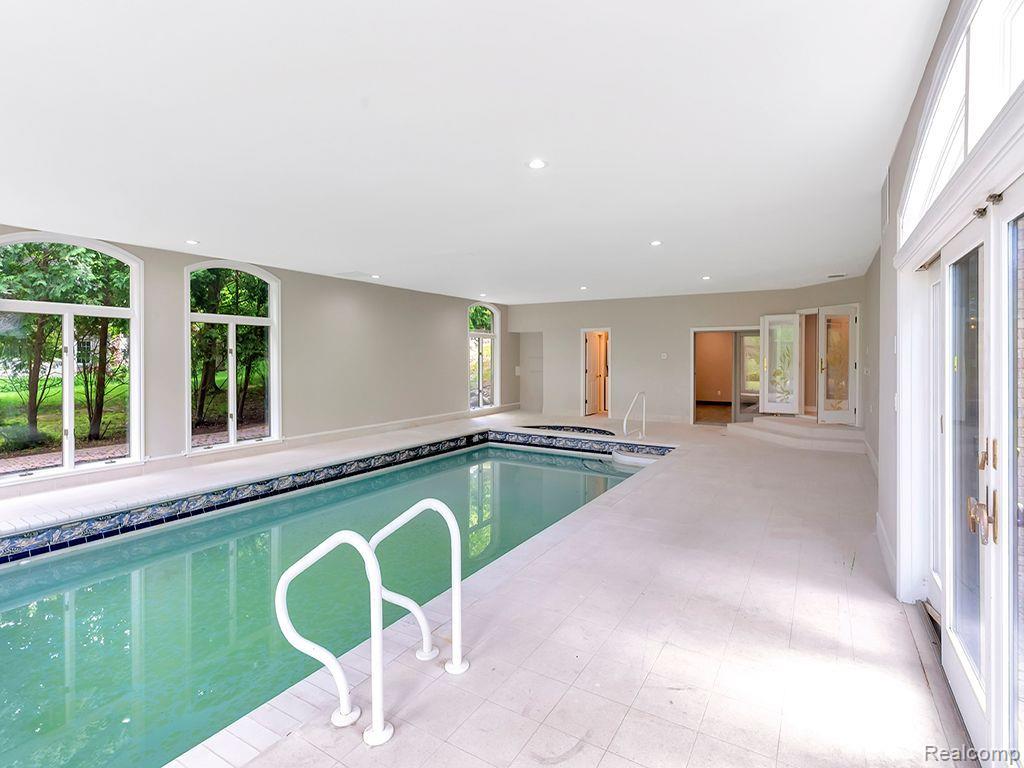 Northville, Michigan, 48167, United States, 6 Bedrooms Bedrooms, ,6 BathroomsBathrooms,Residential,Active,1850675